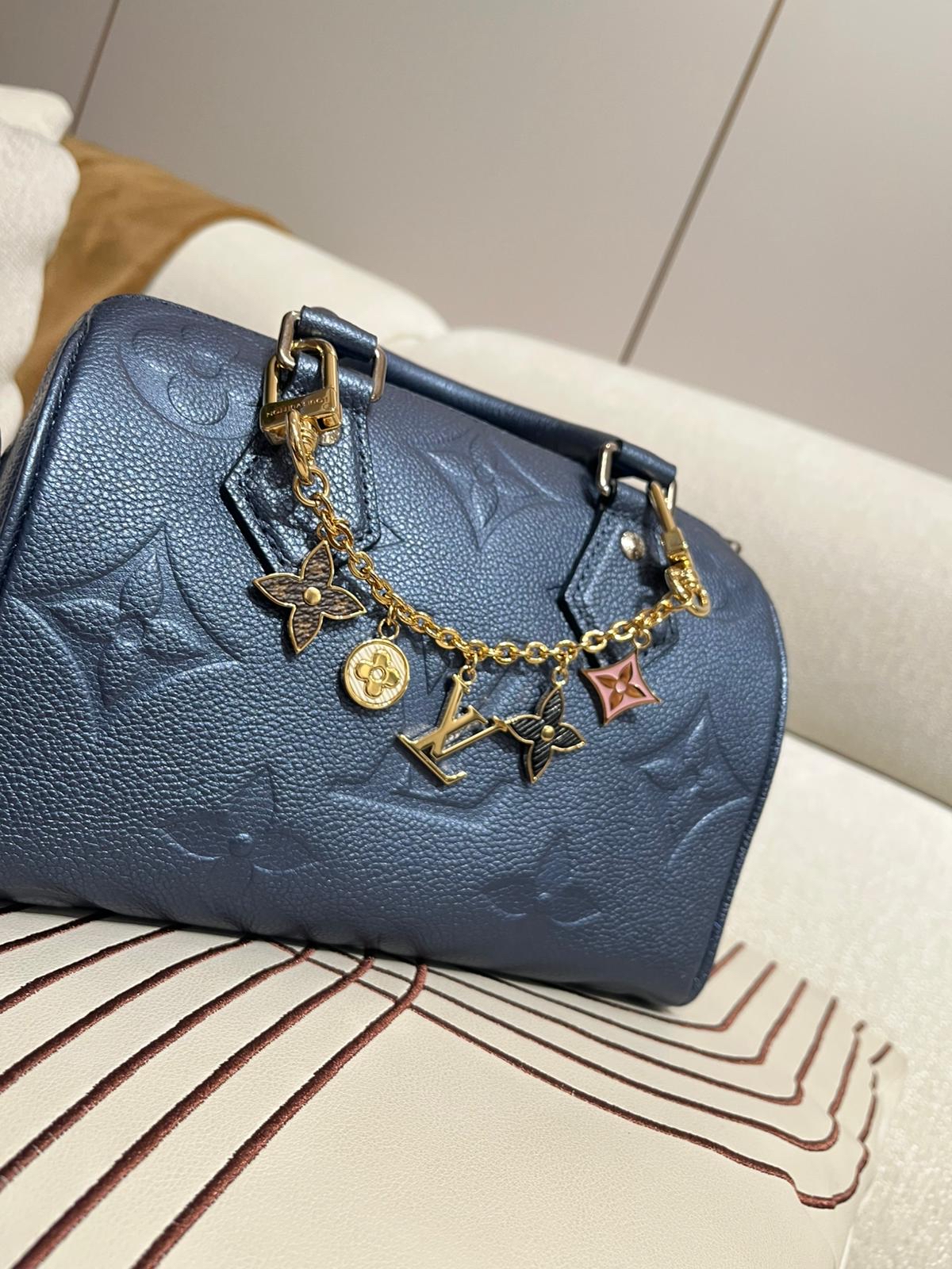 LV key Charm 100%Authentic,unused ✅dust bag 