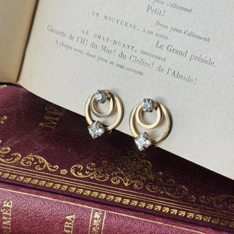 Vintage 1950s Elegant Bejeweled Double Loop Clip Earrings(MT2070)