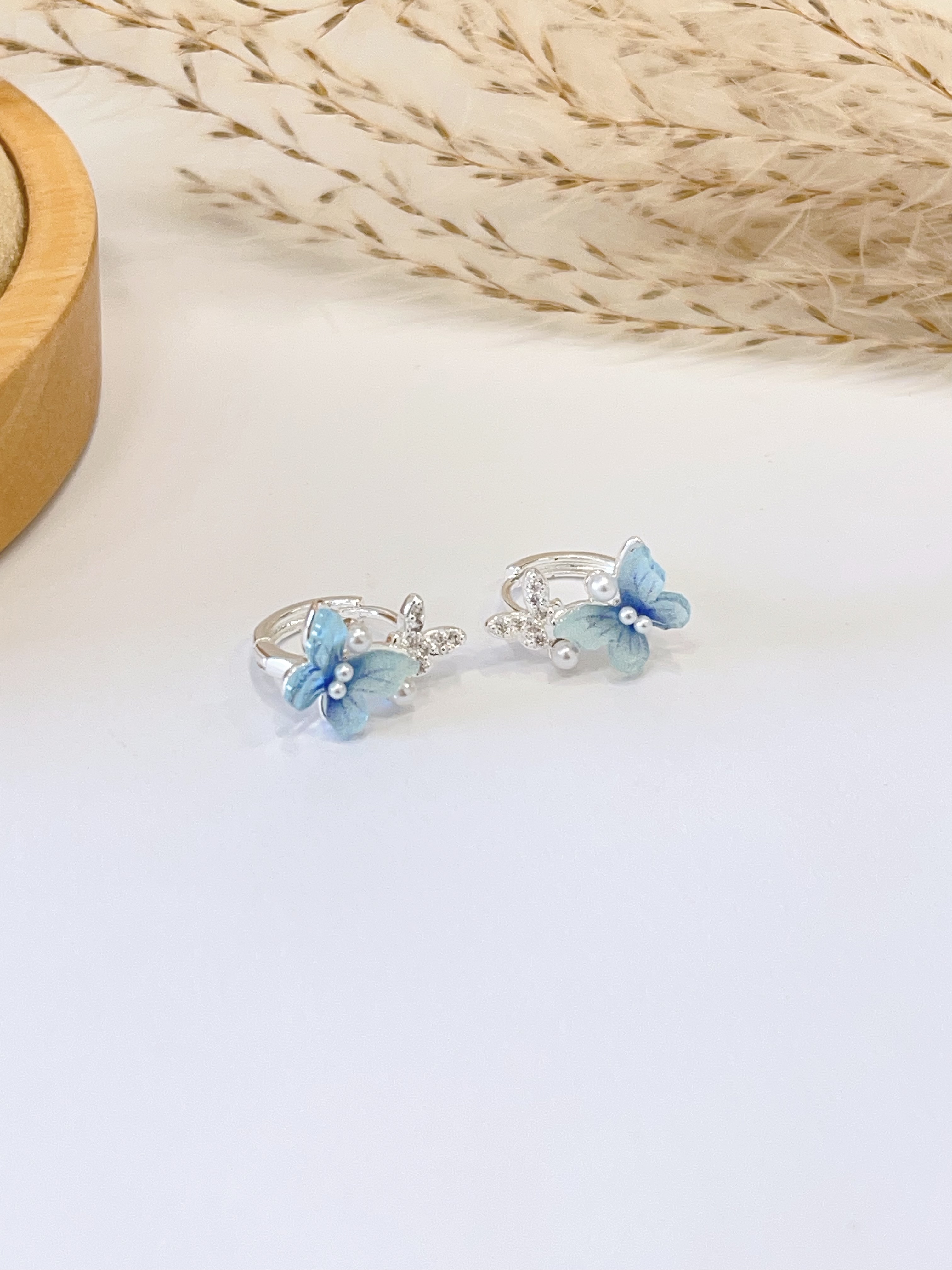 渐变双蝴蝶珍珠耳扣耳环