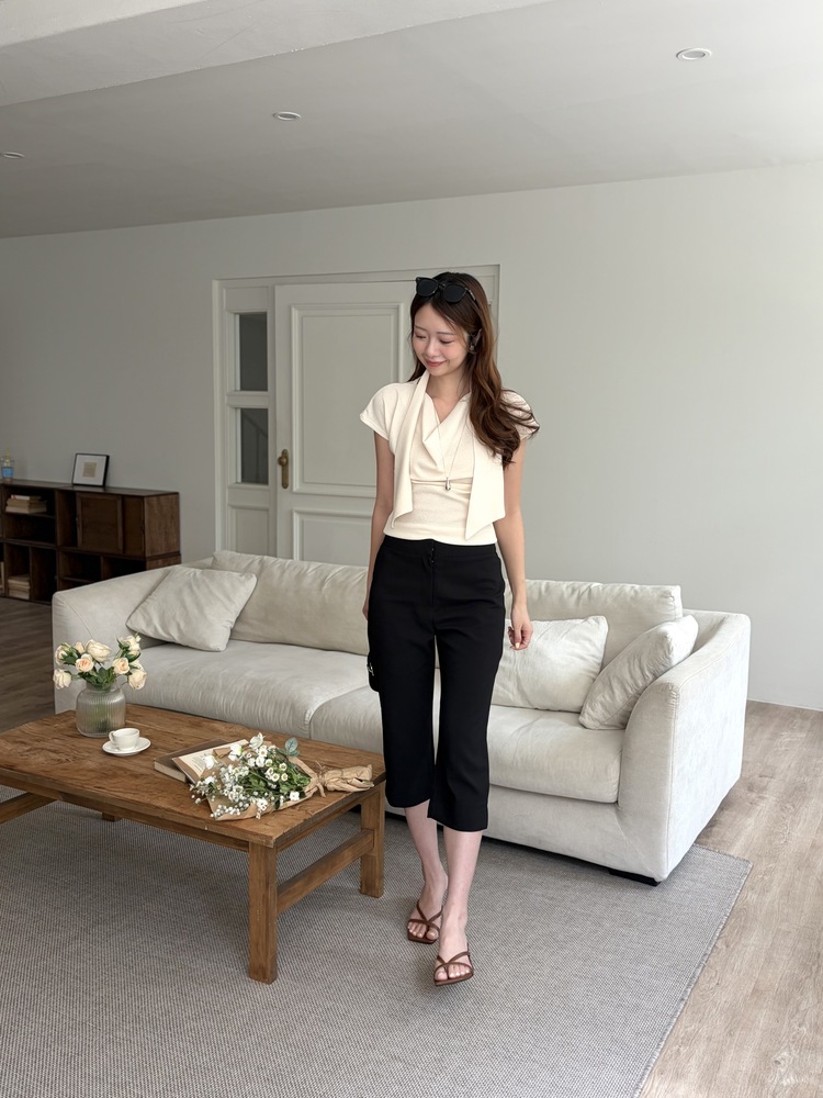 Side Slit Cropped Pants