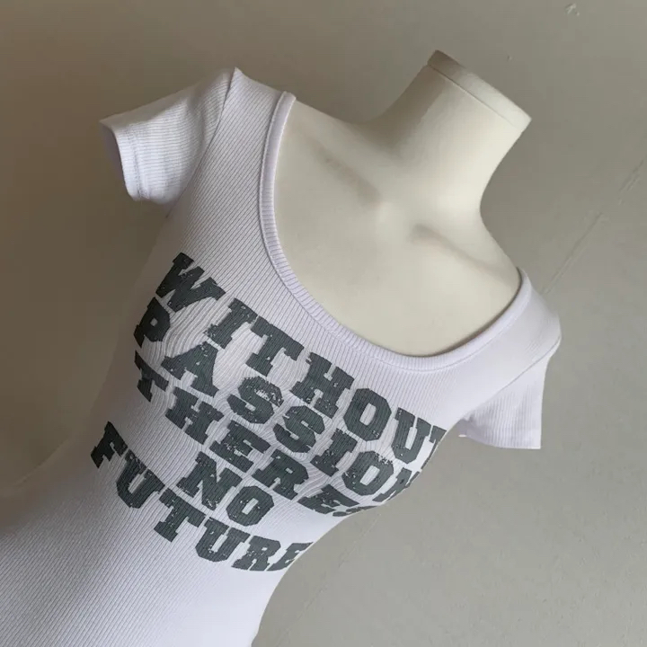 Ribbed Scoop Neck Graphic Top