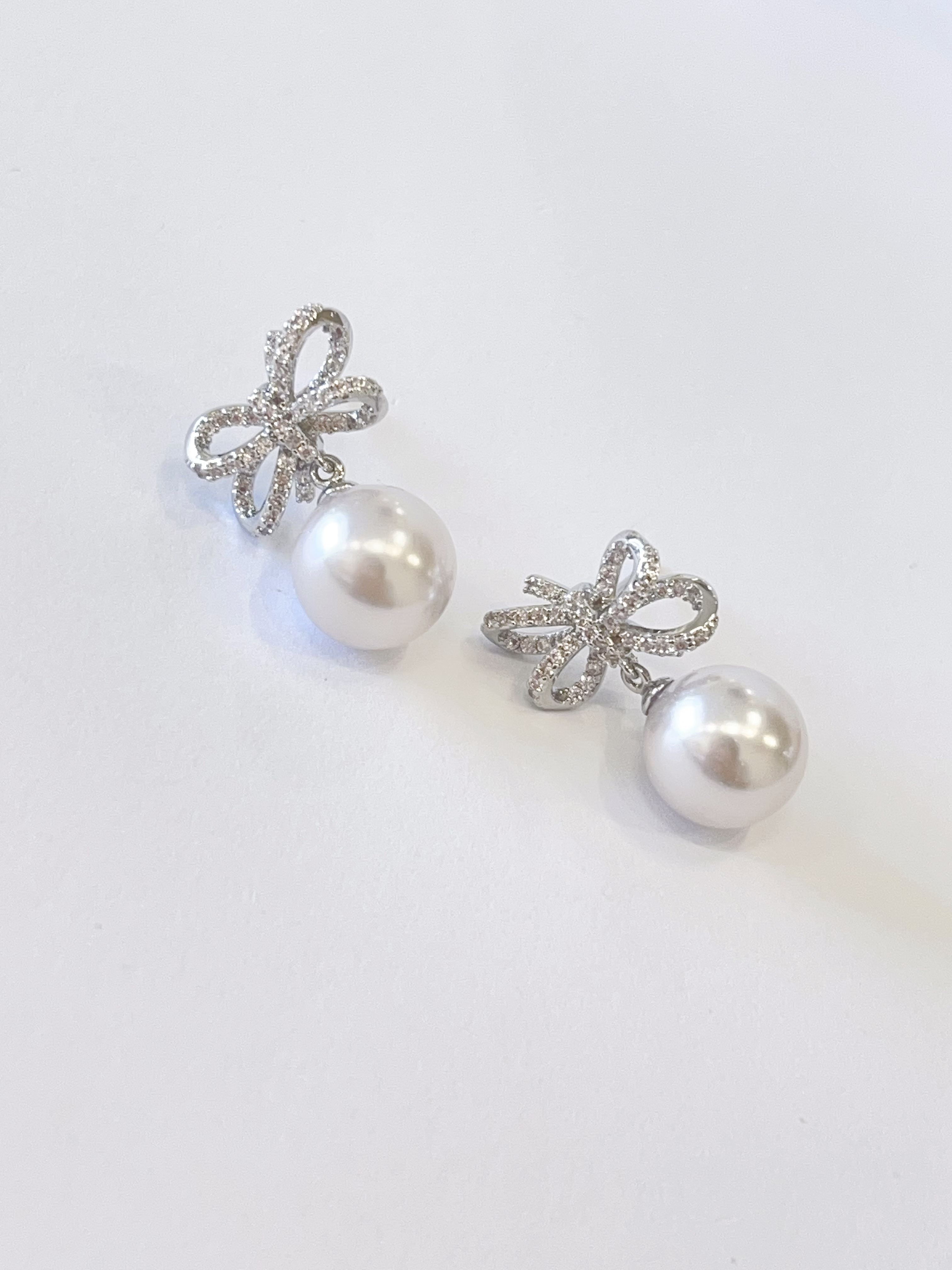 闪钻蝴蝶结珍珠耳坠耳环