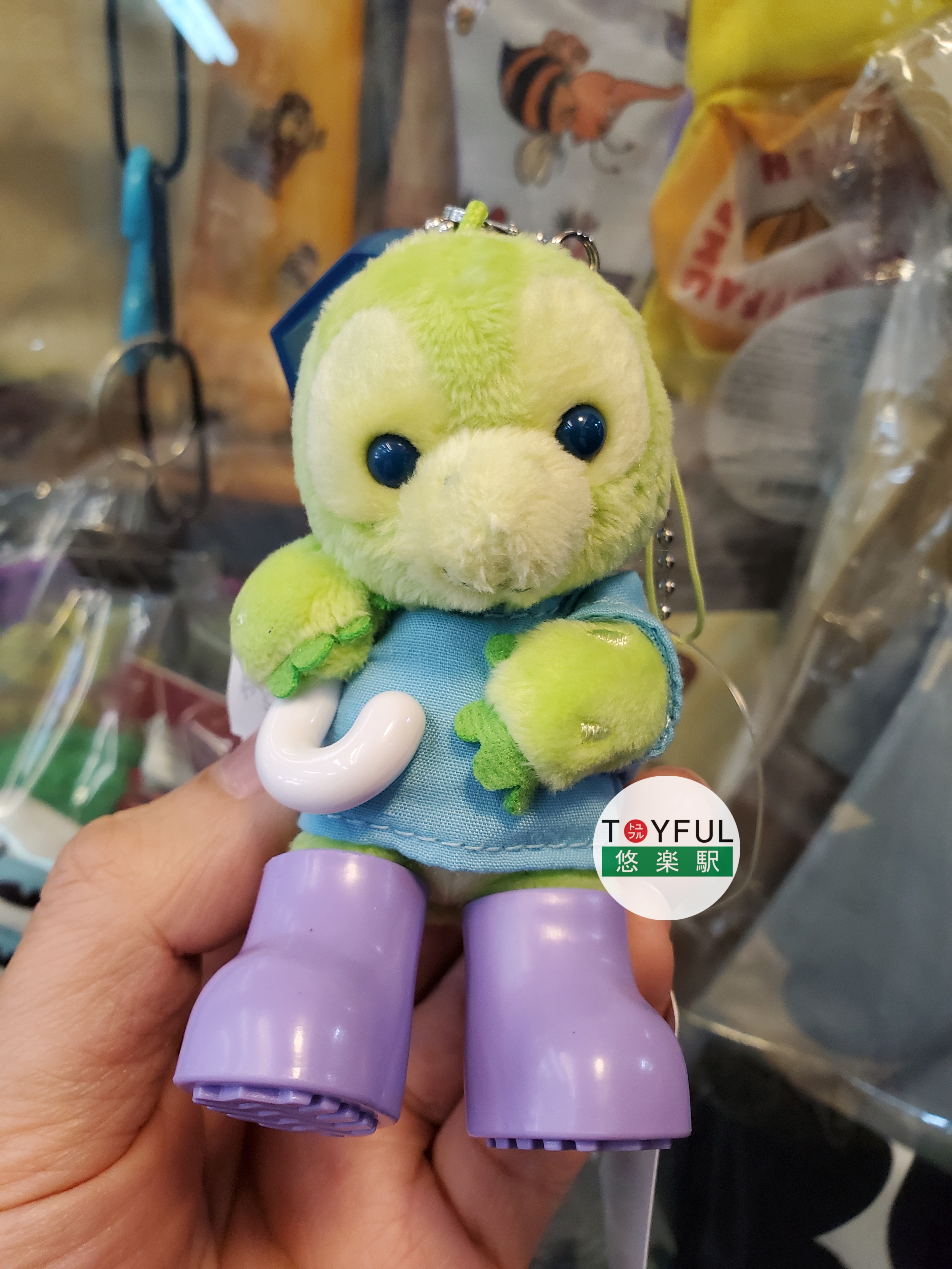 [現貨] [東京迪士尼] Beautiful Rainy Day|坐款吊飾 {TF220506C}