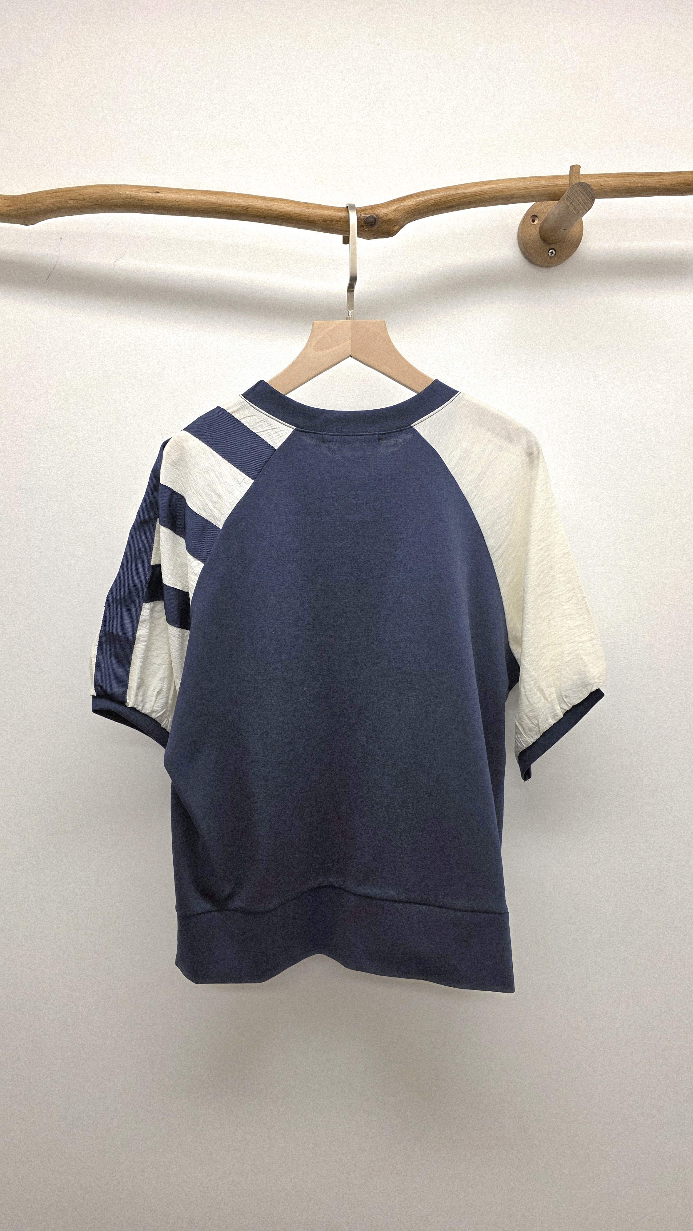 韓國深藍拼米白單格仔袖Tee