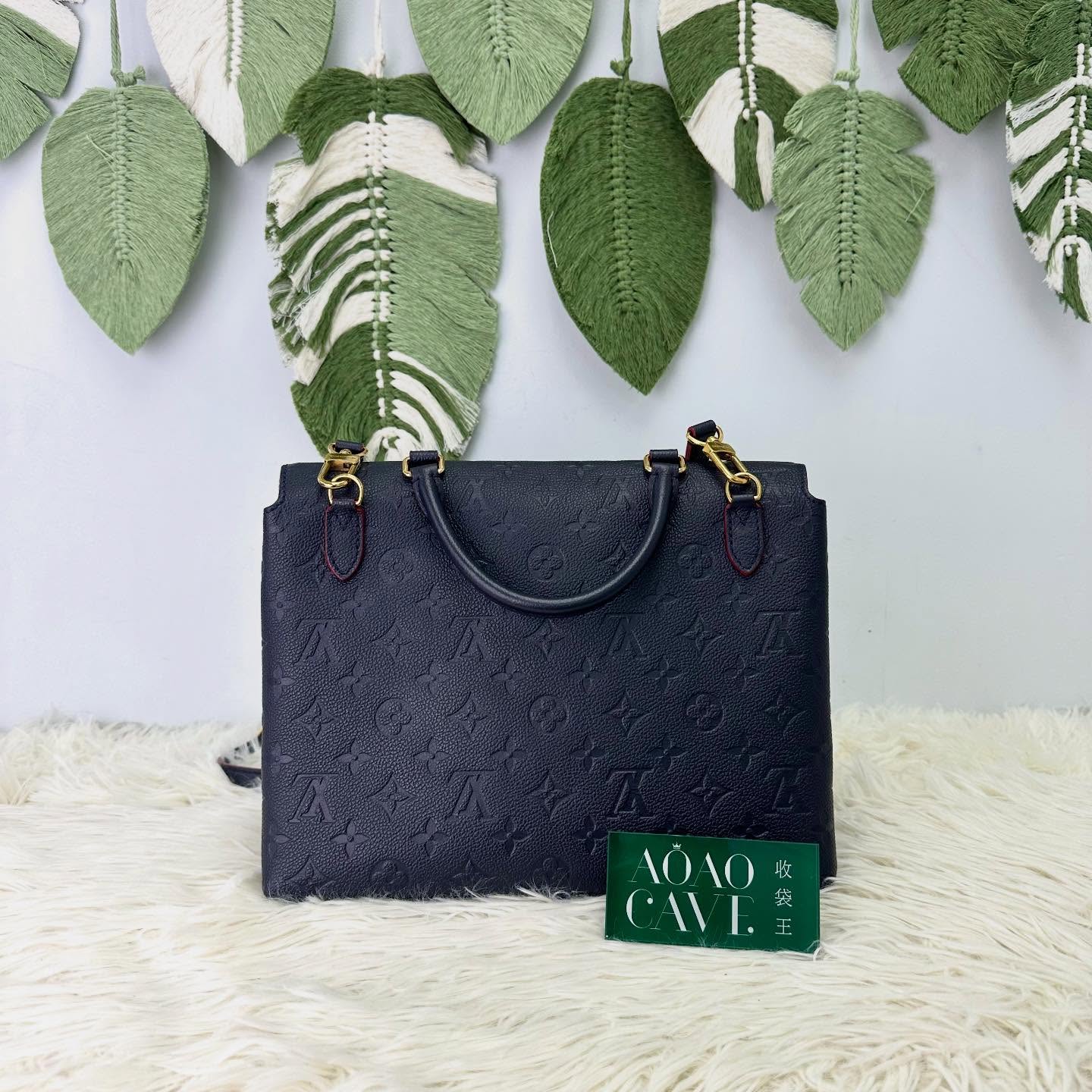 LV 🤍PRE OWNED Marignan 海軍藍真皮壓紋郵差包 💙