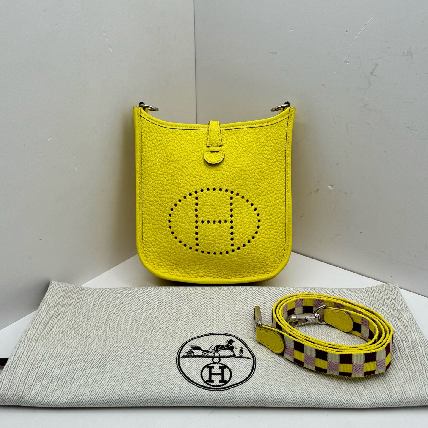 Pre owned hermes mini Evelyne 