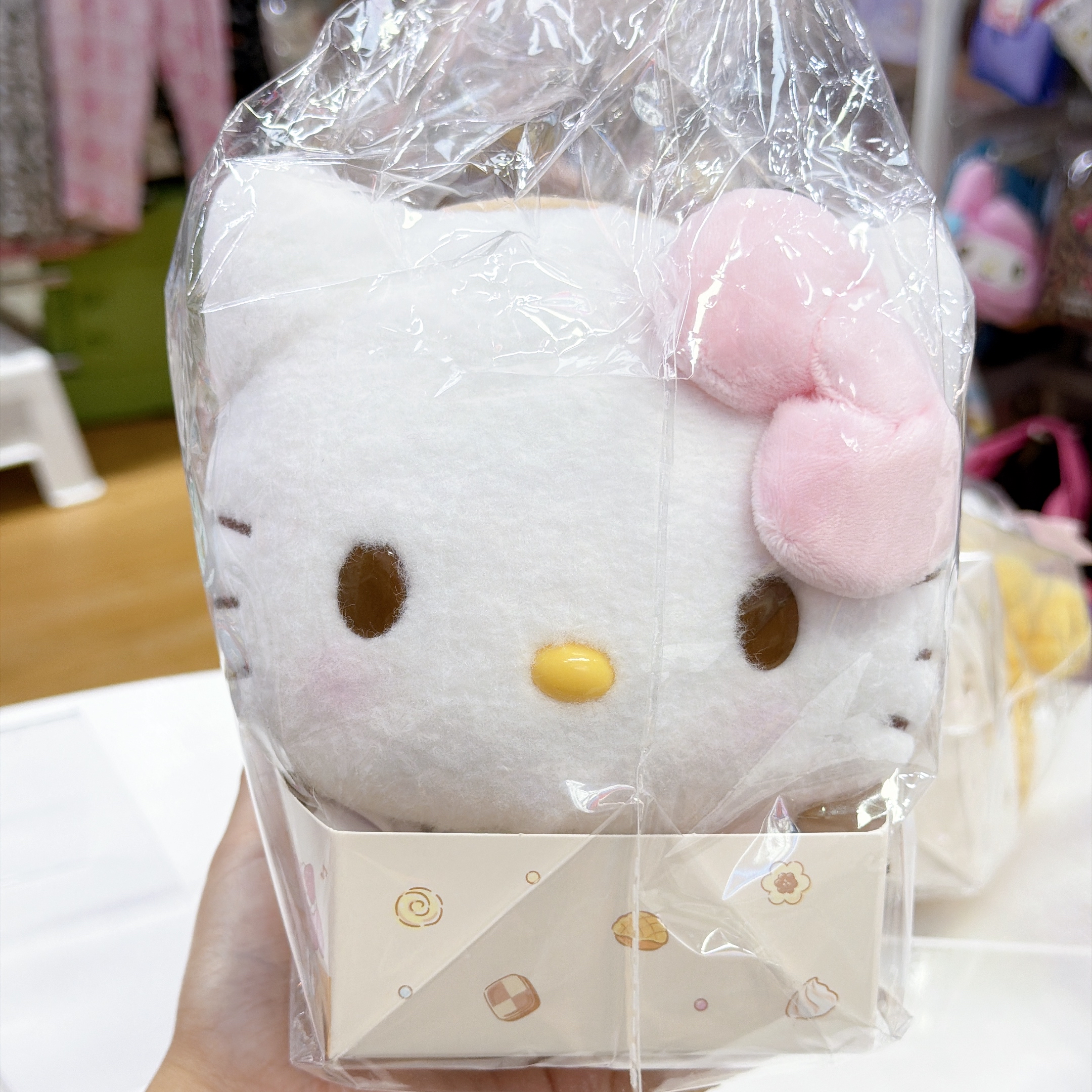 上海Sanrio限定甜點系列布甸狗Kurumi肉桂狗Kitty公仔掛飾