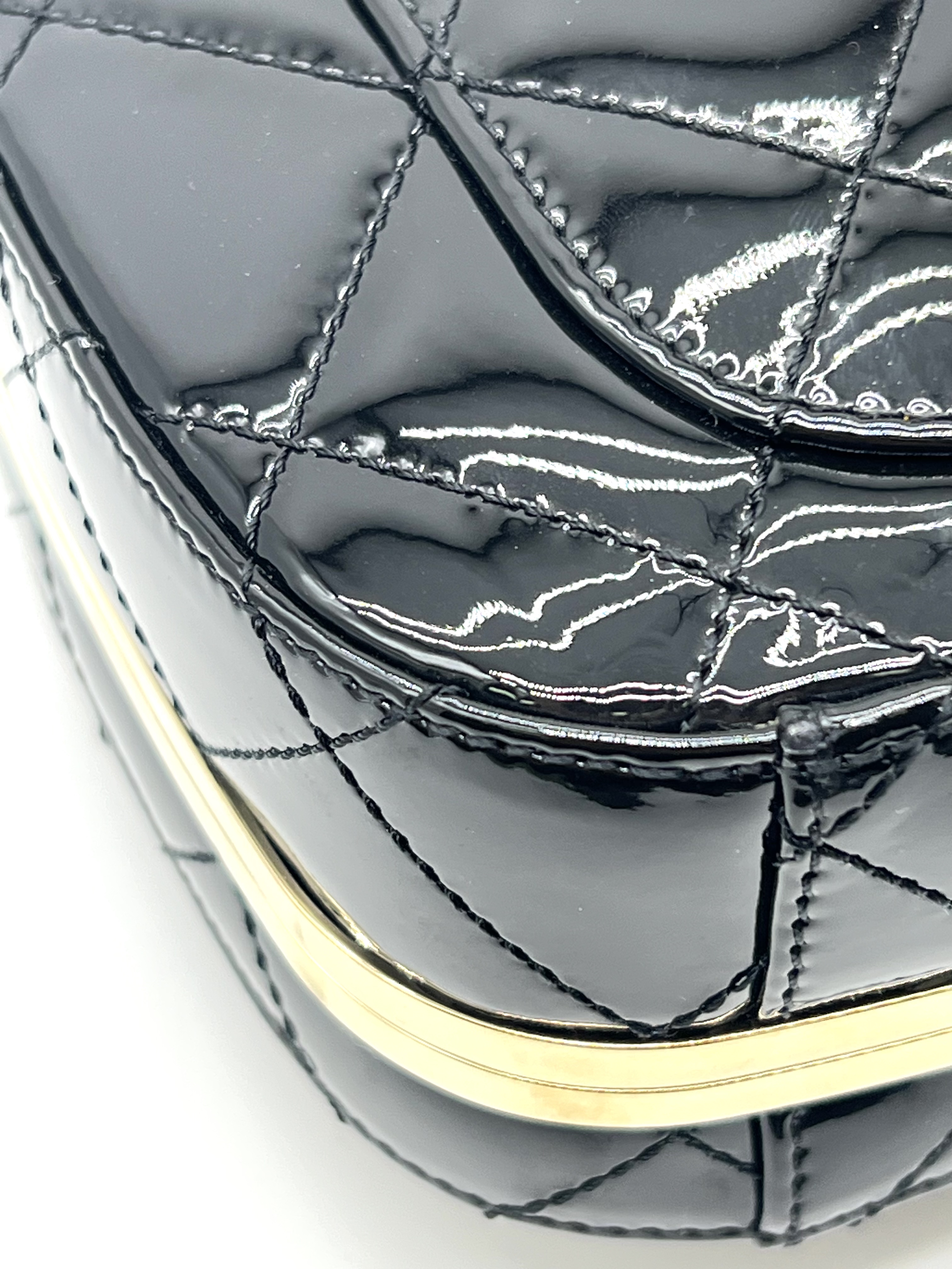 Pre-Owned CHANEL Matelassé Mini Camera Bag / Product Code: 26041507