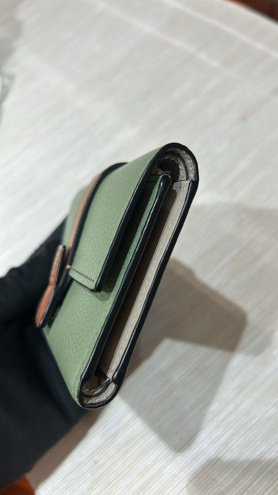 Loewe Short Wallet Calfskin 100%Authentic, 98%New ✅專門店收據