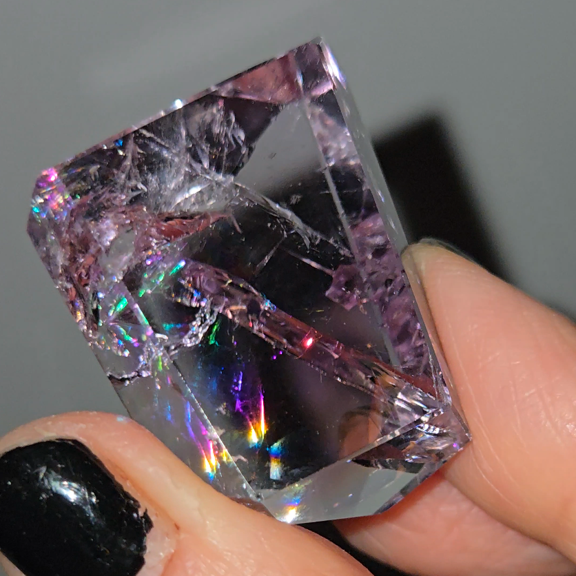 Rainbow amethyst pocket stone - AM74