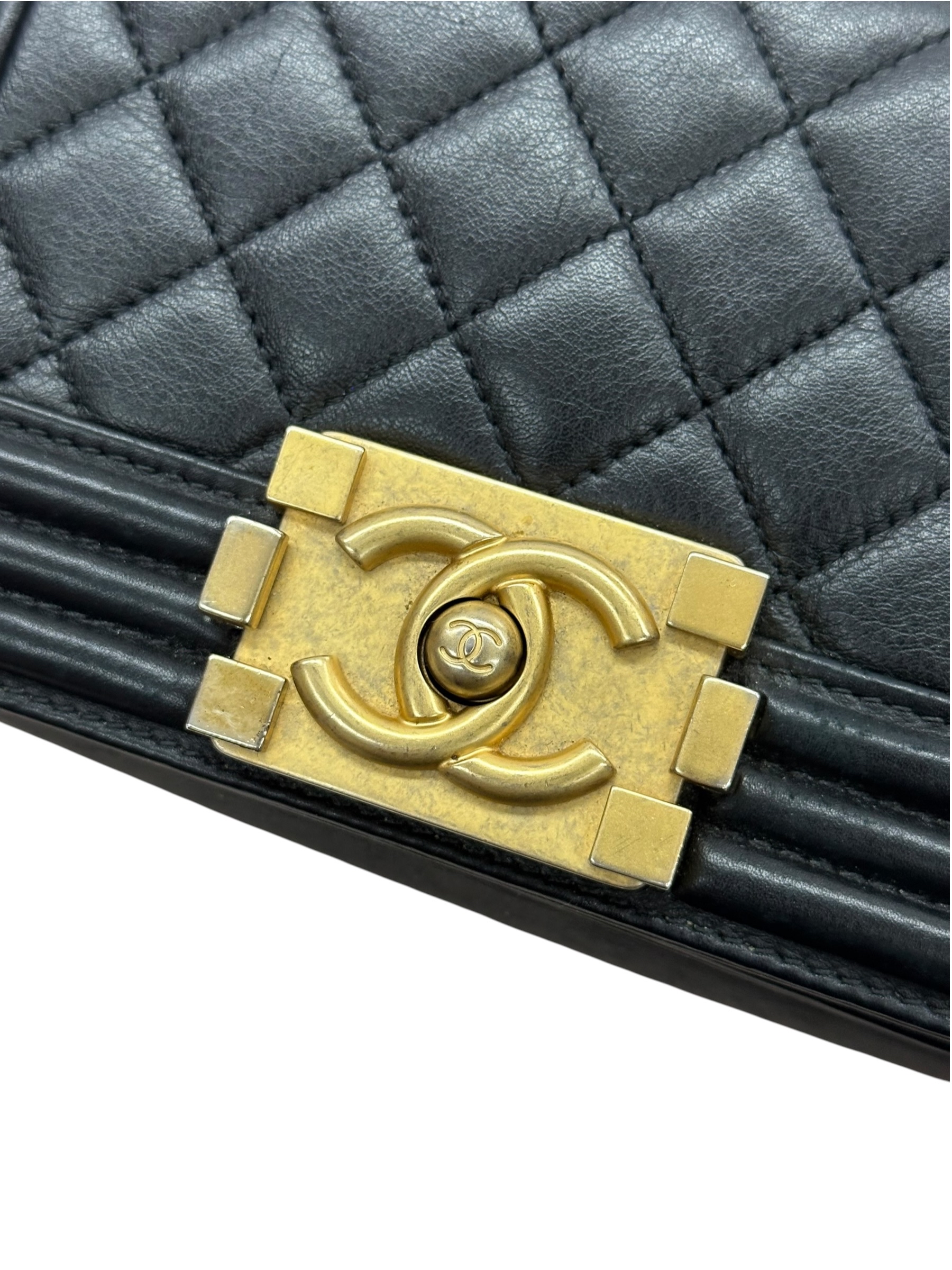Pre-owned Chanel Boy 20 Flap Bag 牛皮 / Product Code: 082101
