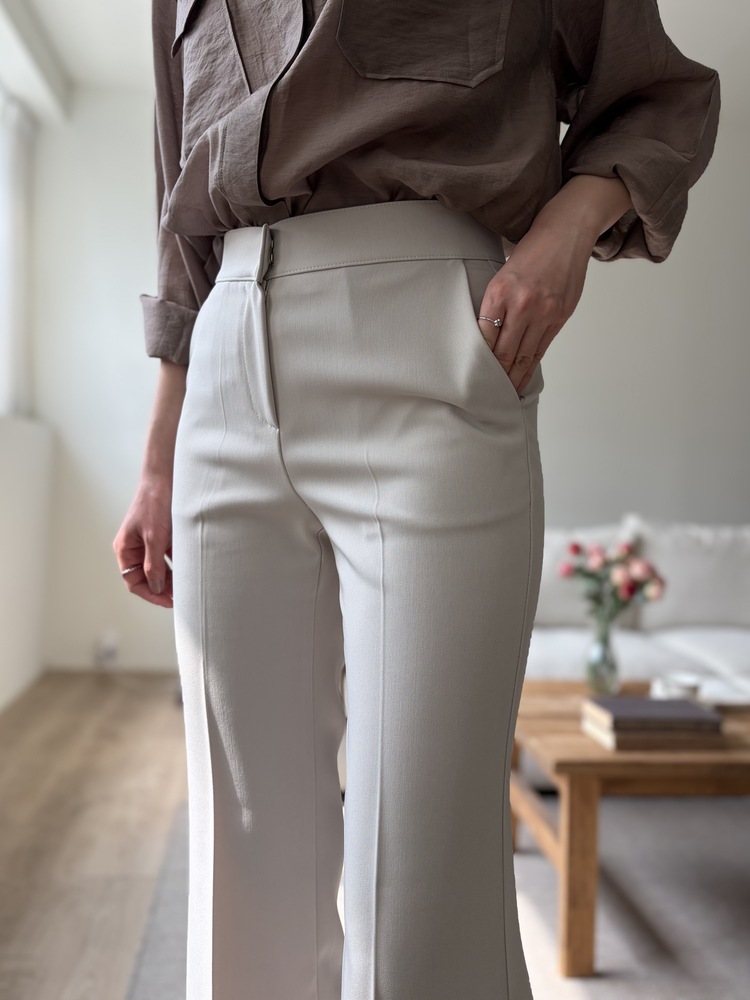 Classique Tailored Pants (Light Beige)