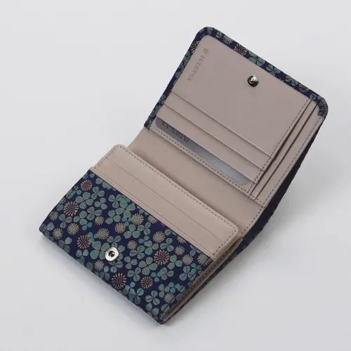 日本🇯🇵製造鹿皮🦌上繪有三片葉子和茂密的花朵圖案銀包👛現貨🥰