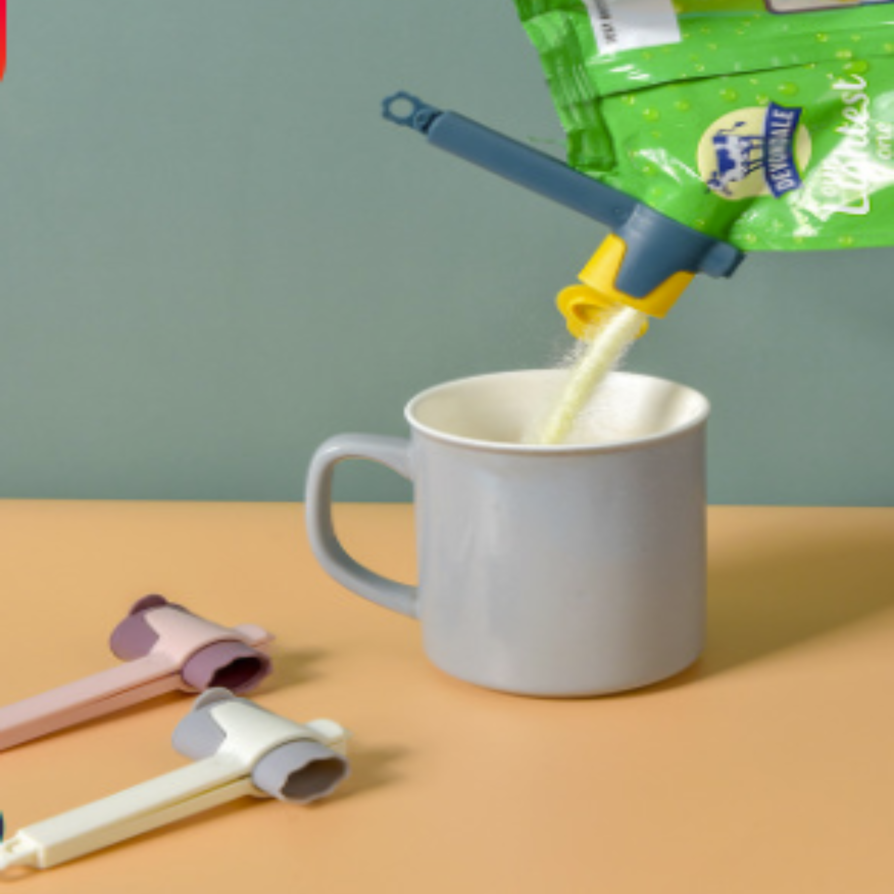 奶粉夹塑出料嘴 / Milk powder clamp plastic discharge nozzle