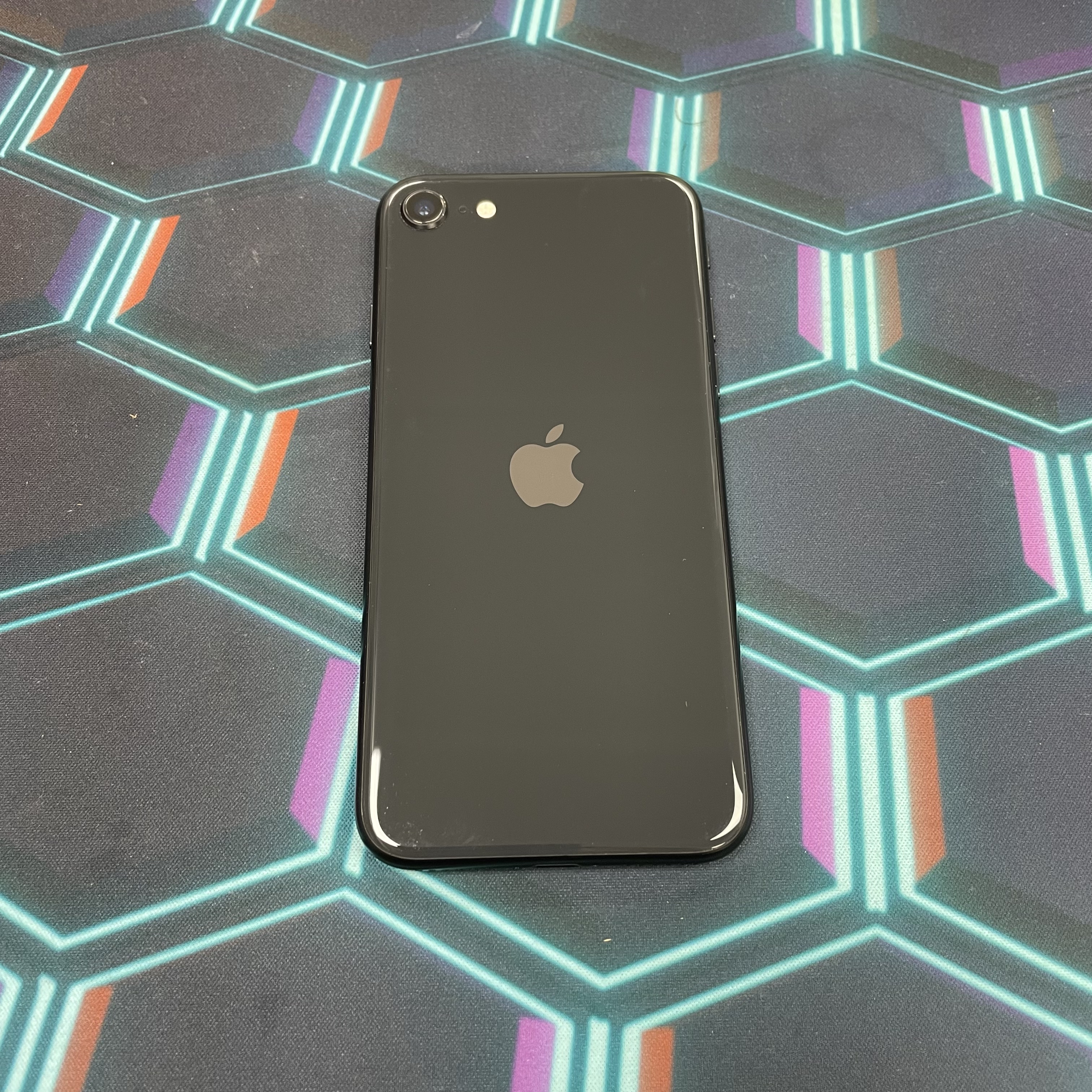 *7026 SE 2 勁靚機 128GB 電79 黑色 black