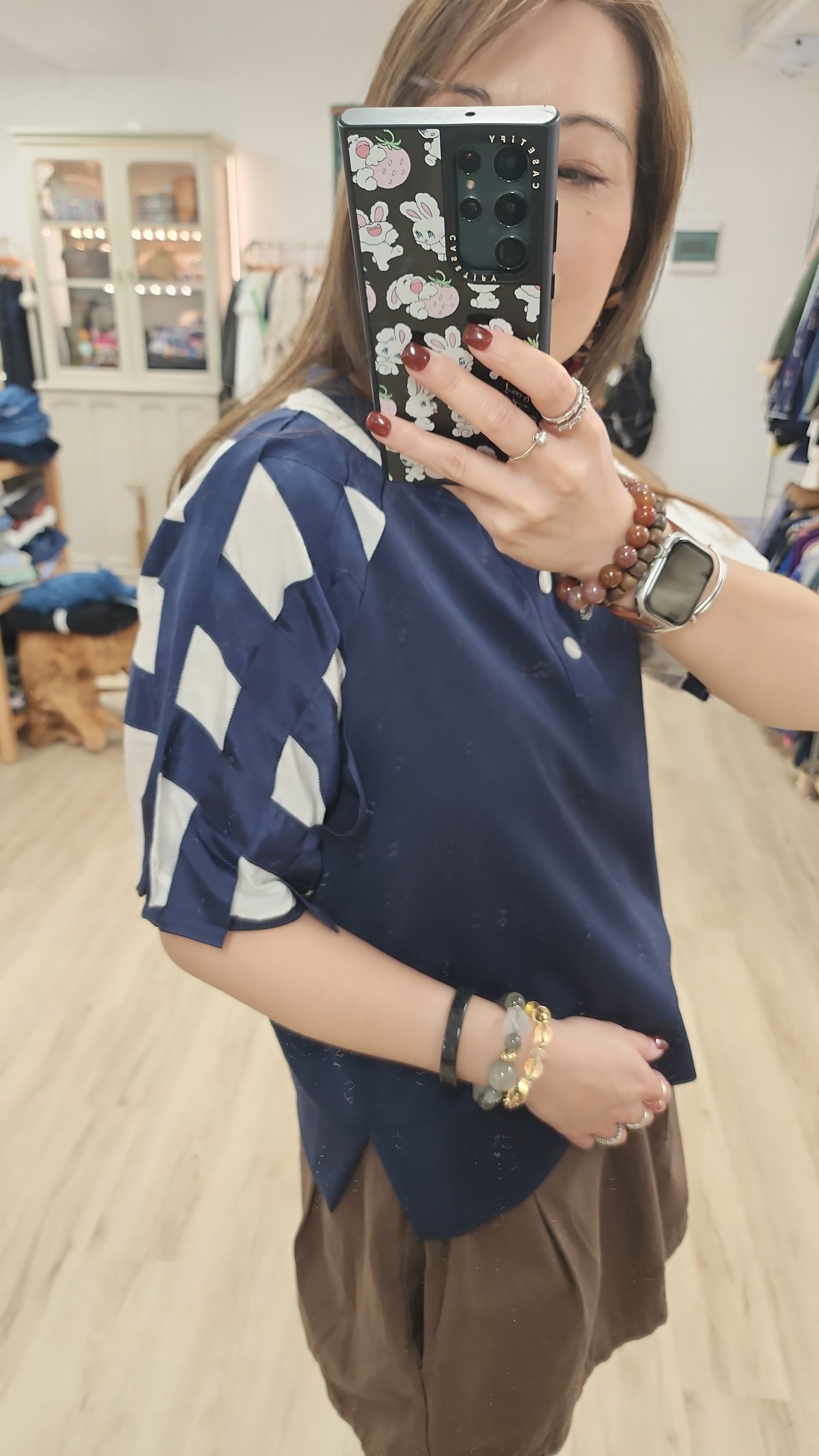 韓國深藍拼米白單格仔袖Tee