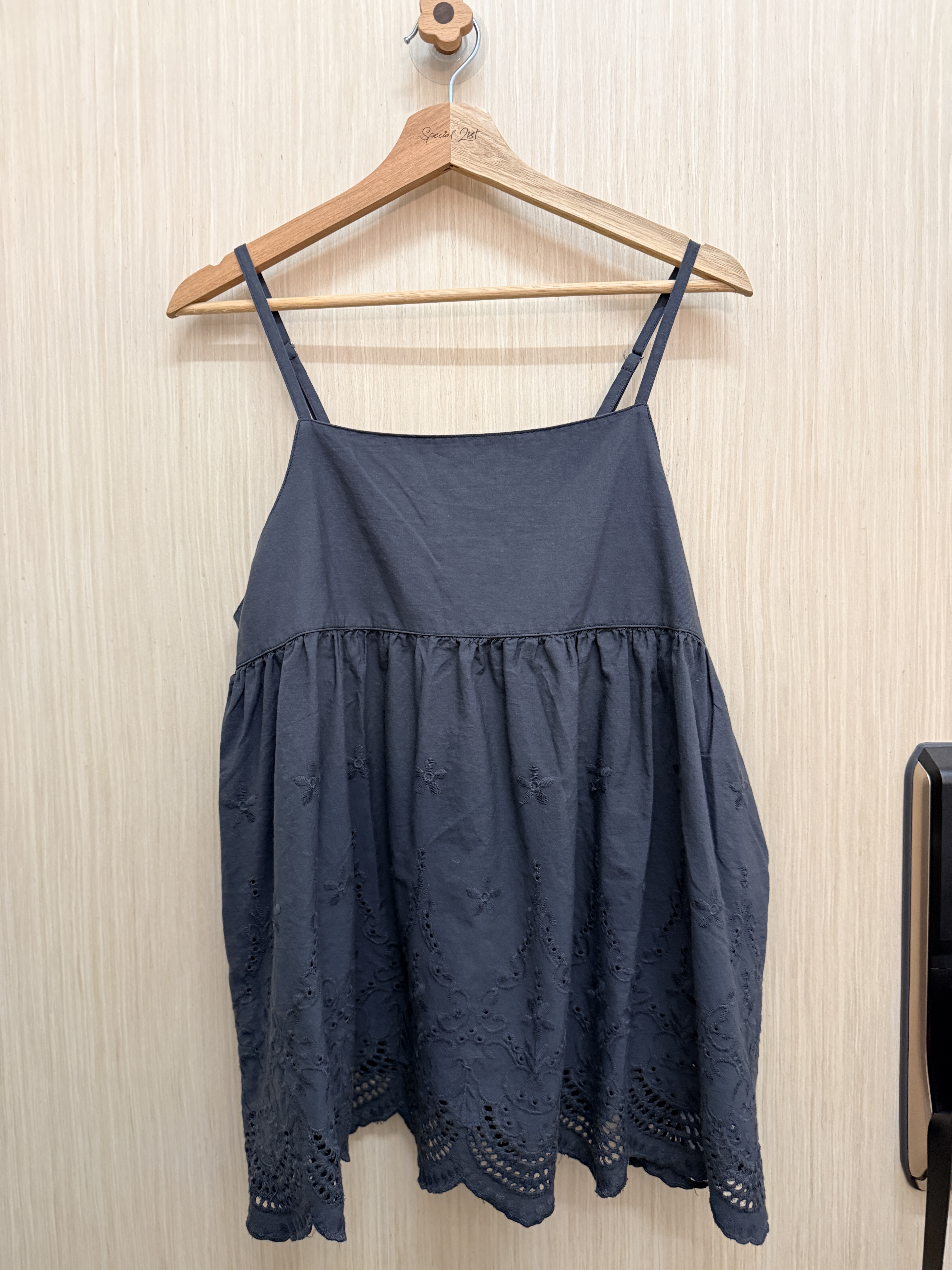 平口通花吊帶（炭灰色）