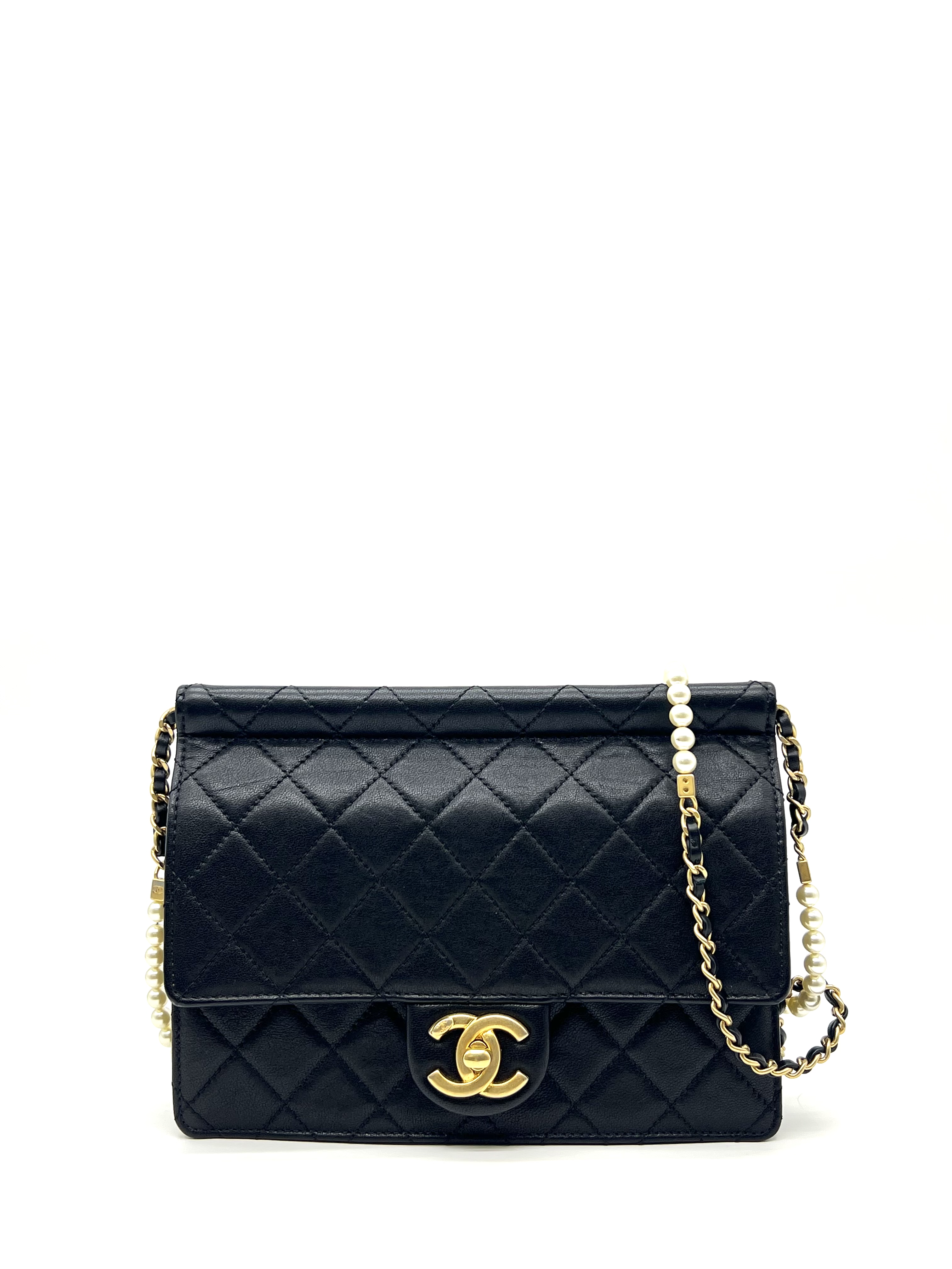 Pre-Owned CHANEL Goatskin Quilted Pearl Chain Flap Bag / Product Code: 26051110