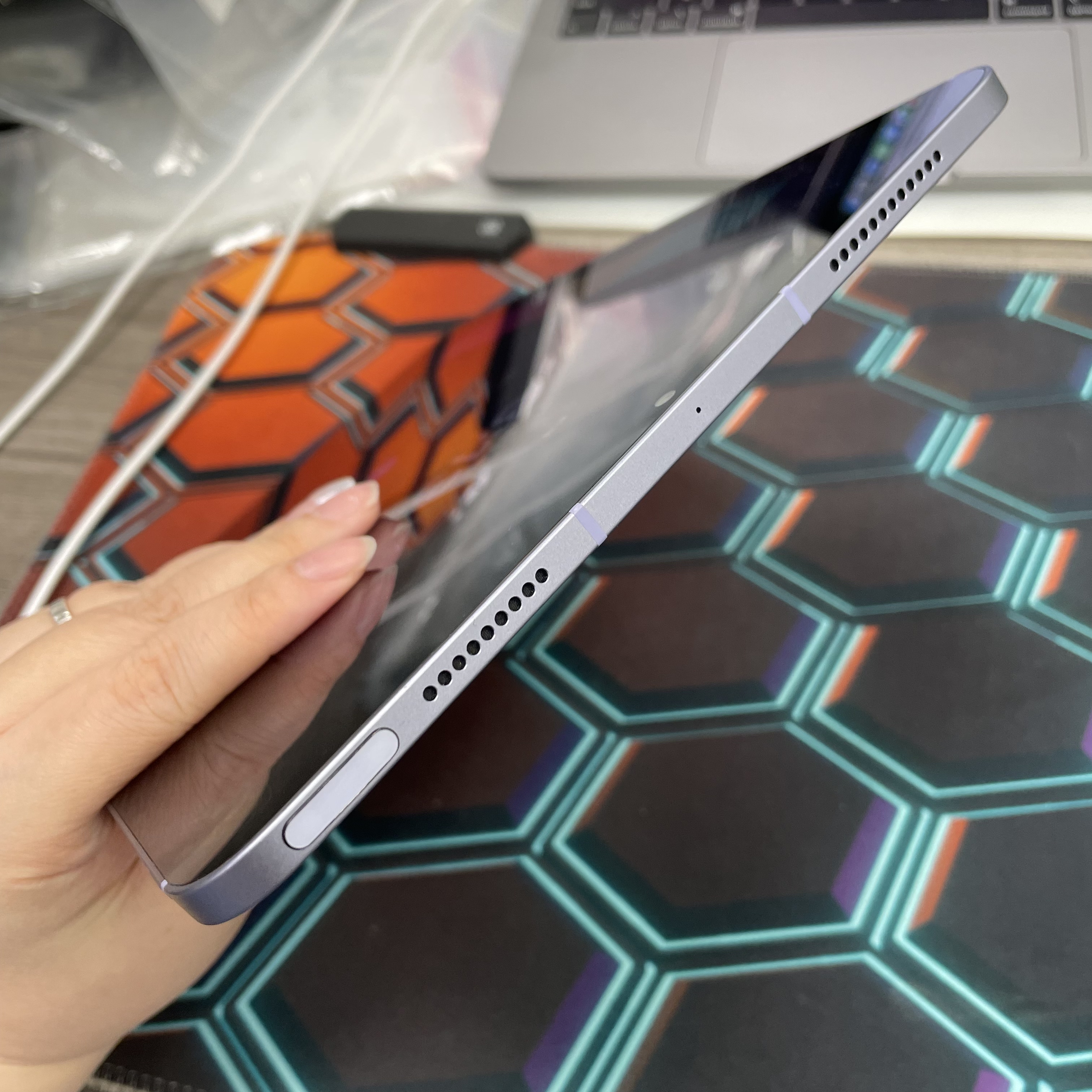 *7787100 iPad Air 5 勁靚機 256GB 插卡版 紫色 purple