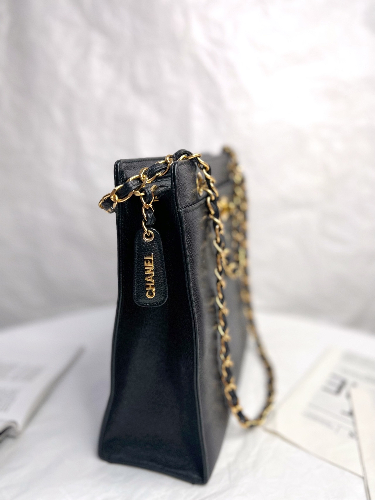 【預訂貨品】CHANEL 黑金魚子醬光面琴譜包