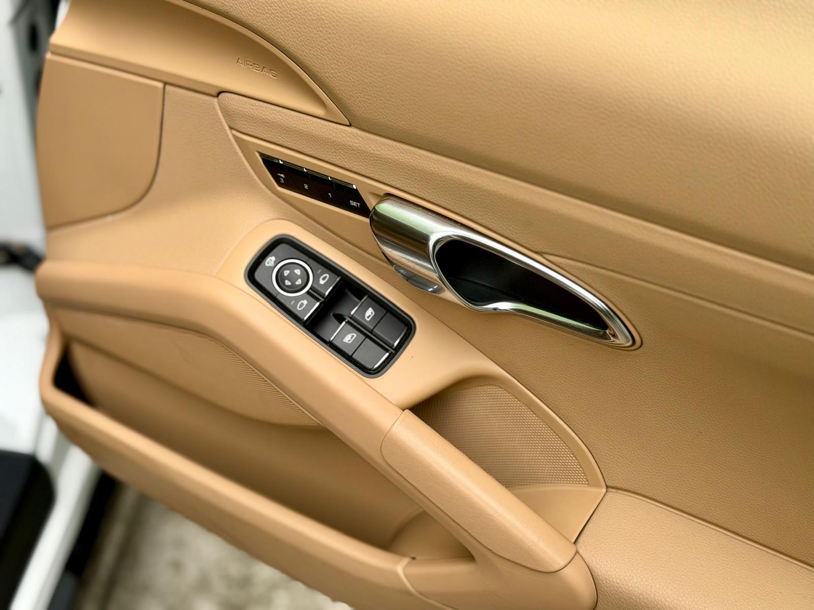 Porsche Cayman 981