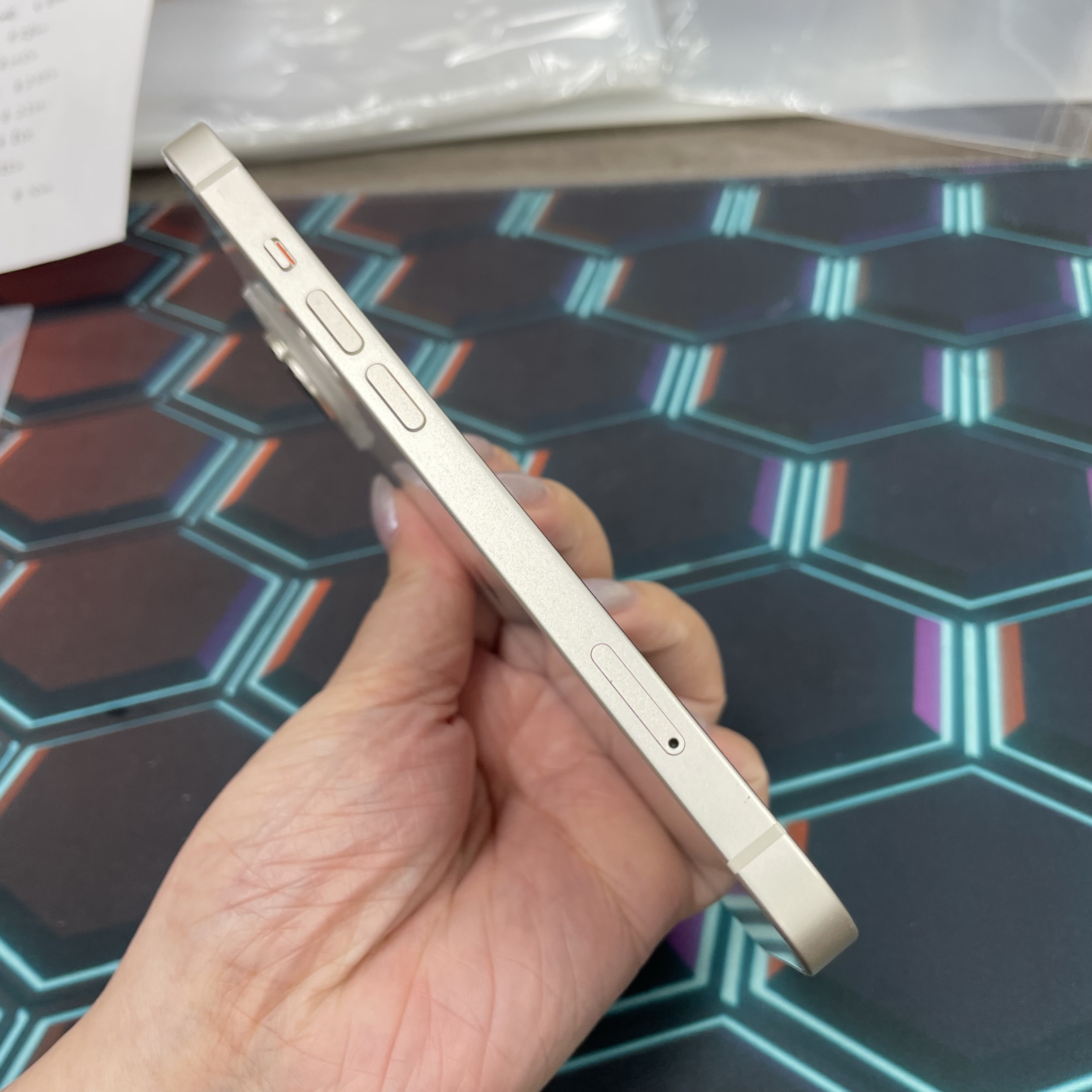 *6884 14 勁靚機 128GB 電85 白色 white
