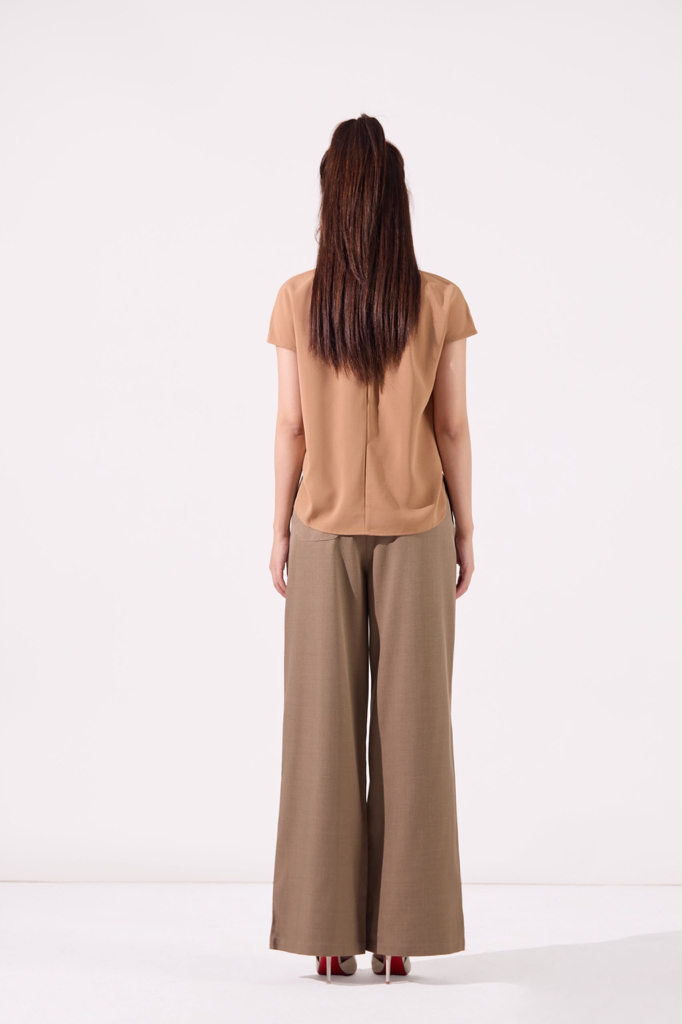 10141360 Crystal Keyhole Blouse