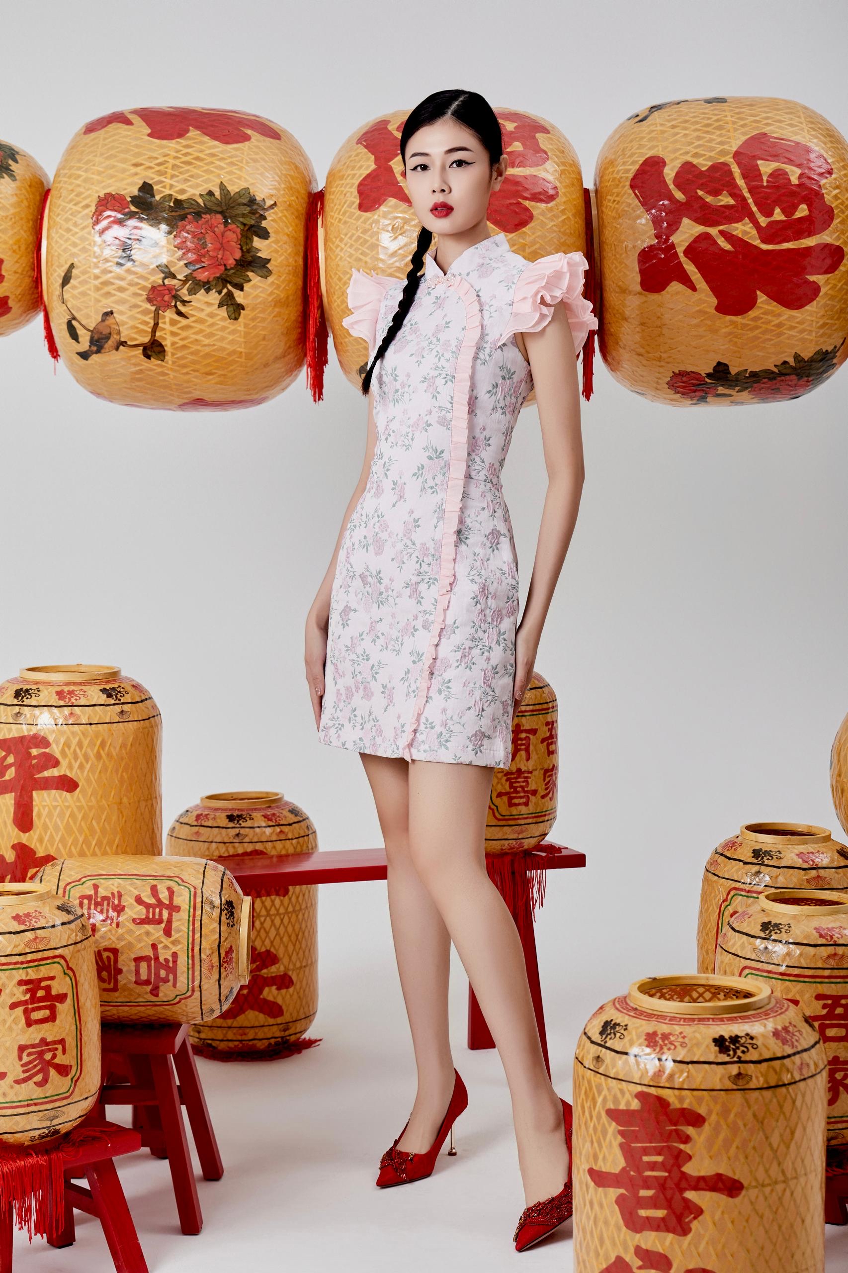 CD2125 Flutter-Sleeve Floral Qipao