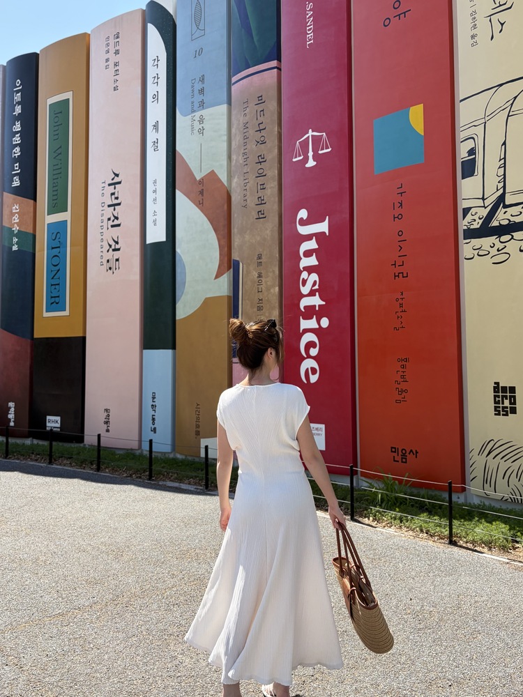 Elea Ribbed Flowy Dress (Ivory)