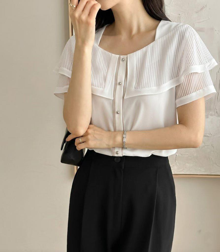 荷葉邊大方領上衣 