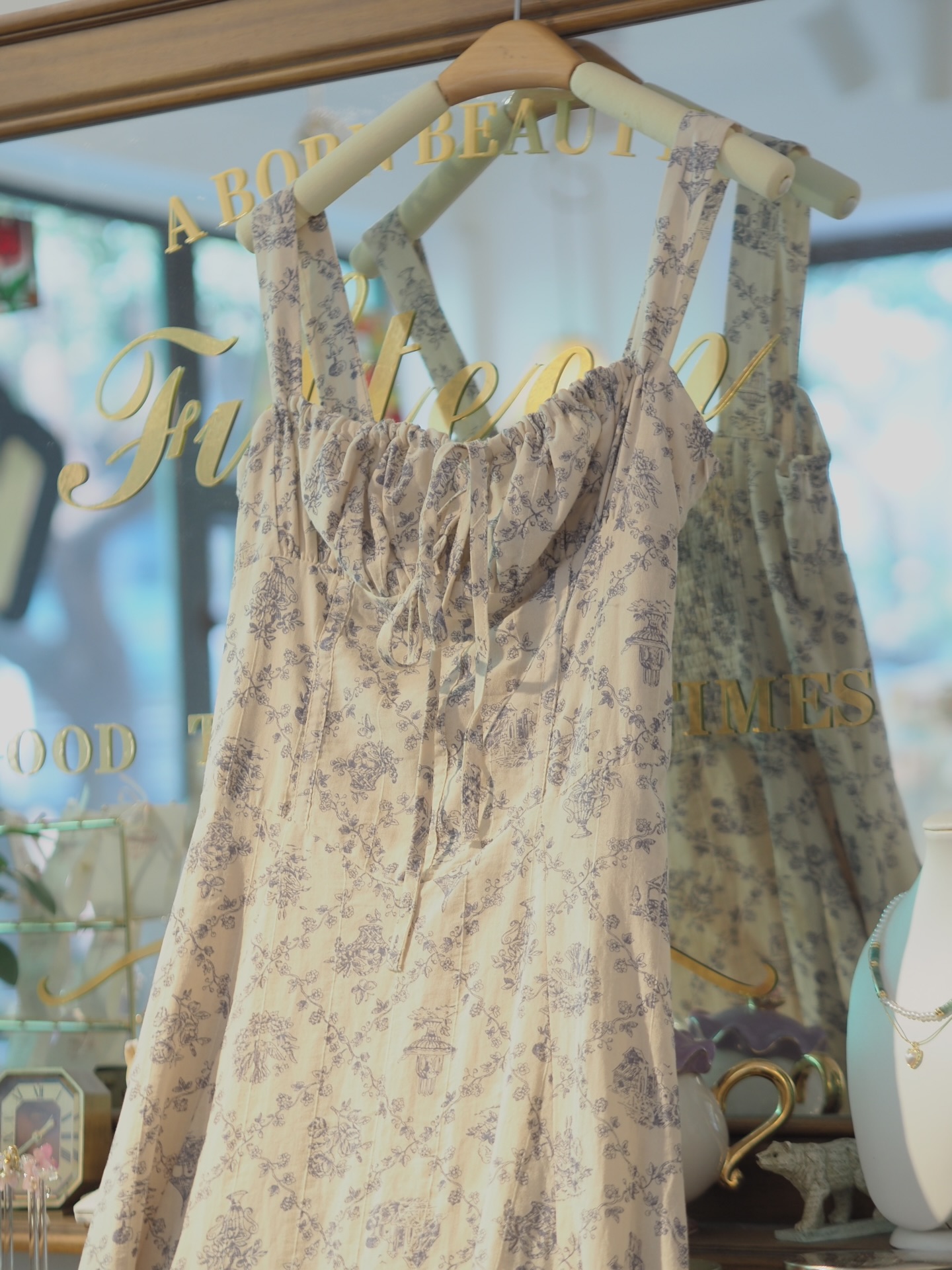 復古花紋連身裙