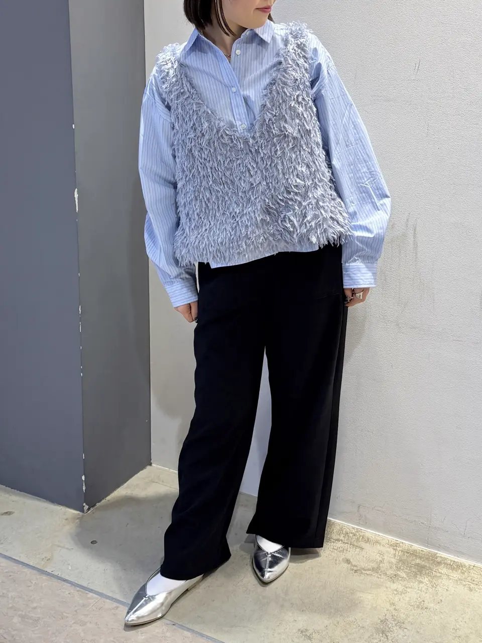 日本預購 V領羽毛背心