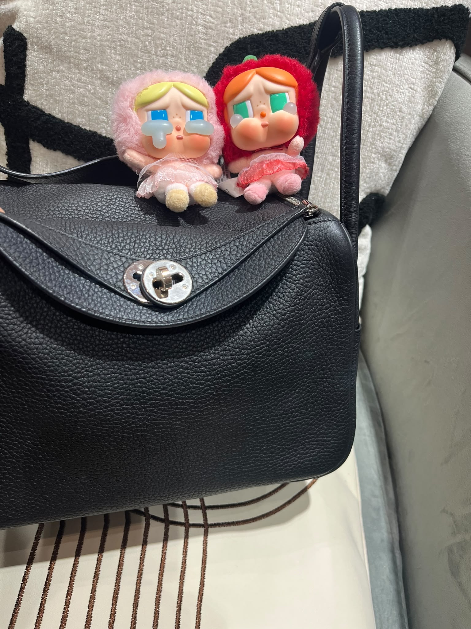 HERMES LINDY 26,STAMP Y 黑銀 100%Authentic, 95%new  ✅塵袋✅box