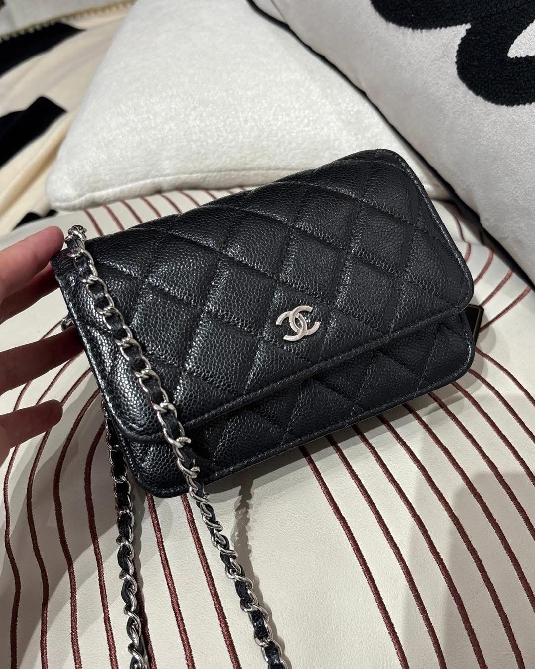 Chanel mini woc 黑色荔枝牛皮 100%Authentic ,95%new ✅card  ✅Box