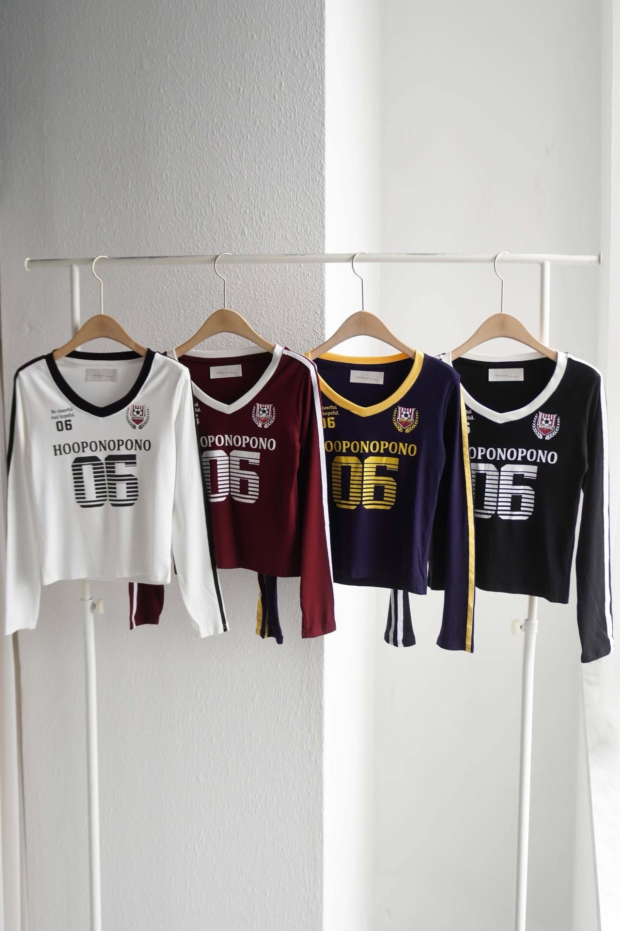 已售罄❌韓國v領06 Sporty打底衫