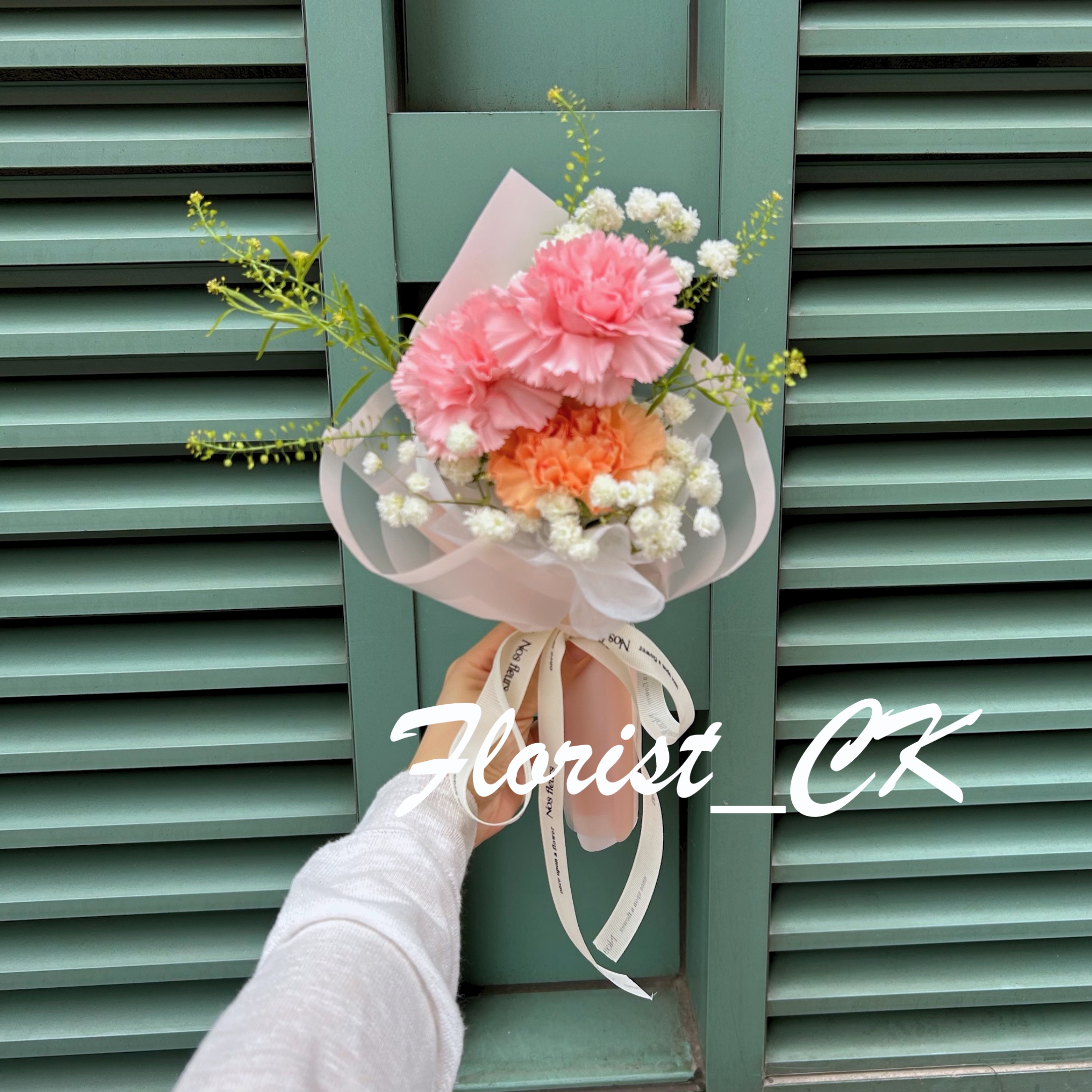 【2026 母親節推介】Velvet Heirloom｜康乃馨鮮花小花束  (預訂款，只限5月4日至10日限量供應)