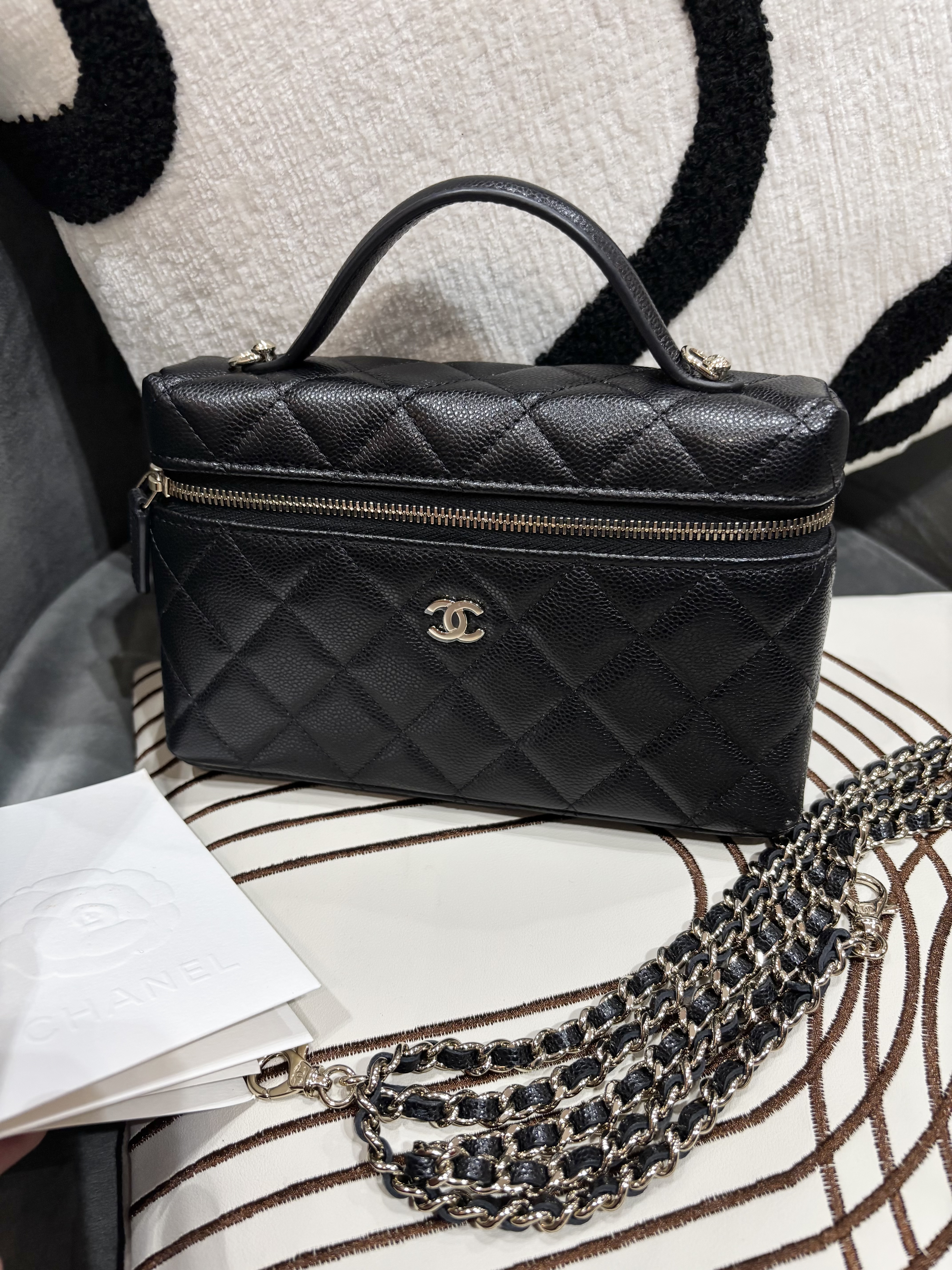 全新 Chanel AP4385 top handle vanity 黑色荔枝牛皮，100%AUTHENTIC,全新brand new  ✅收據✅晶片✅塵袋✅box