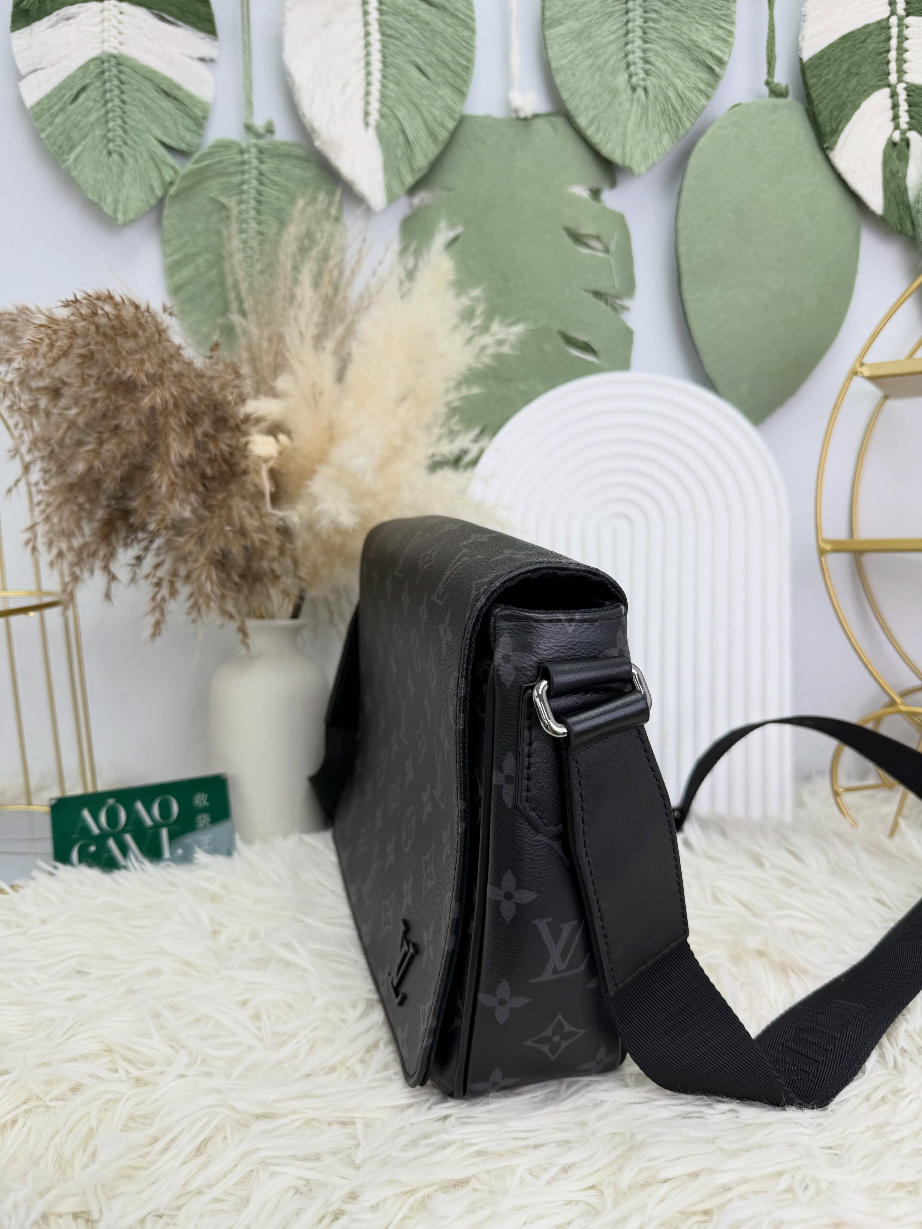 Lv👜 PRE OWNED 🛍️黑色 老花郵差包 pm size🖤