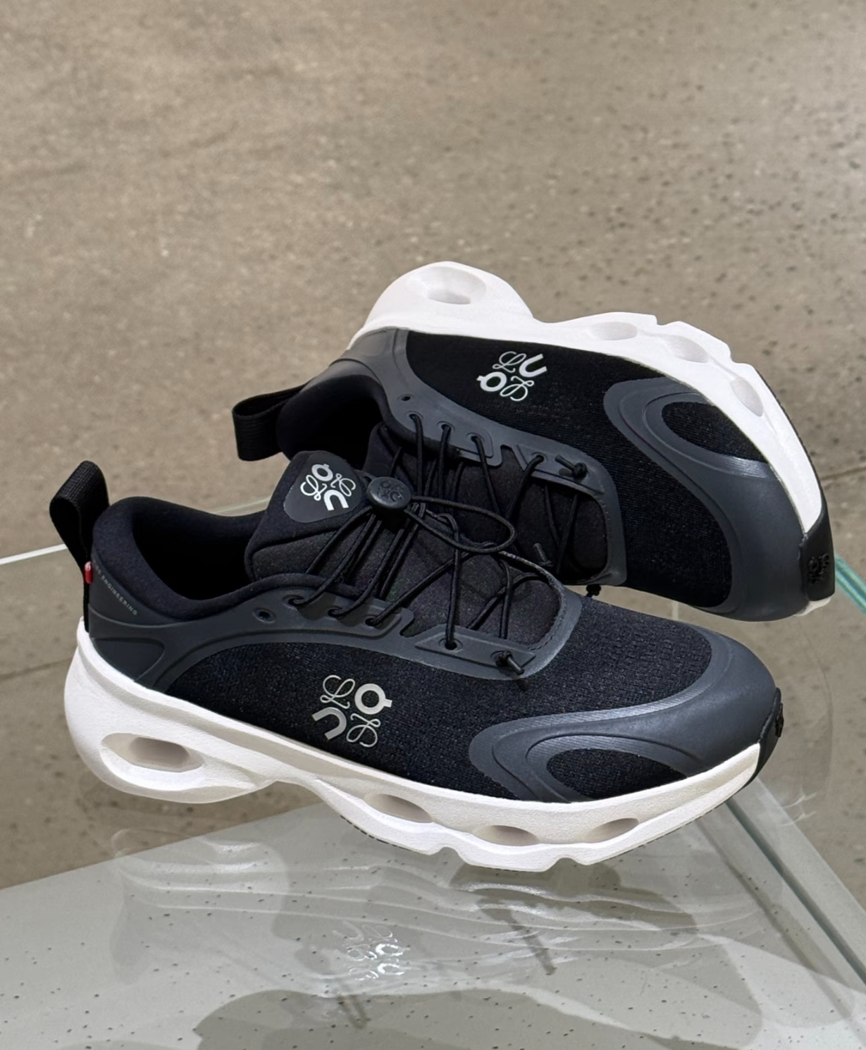 訂貨 ✈️ Loewe x On 新款 黑色白底波鞋 超輕身‼️ Size 36/37/38/39/40/41