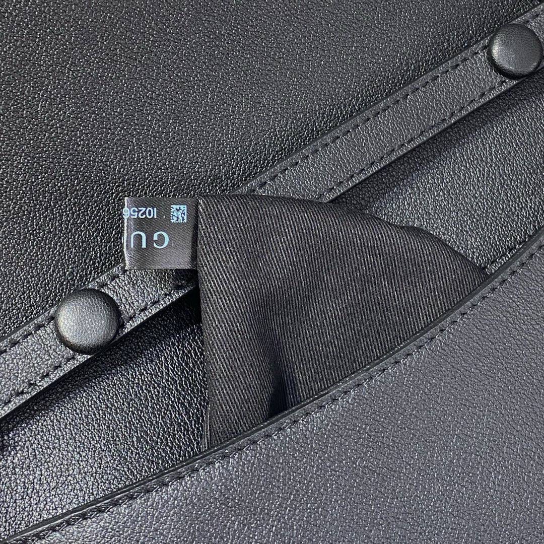 ▪大货实拍 𝐆𝐮𝐜𝐜𝐢 𝐁𝐥𝐨𝐧𝐝𝐢𝐞全皮系列 型号：699268 尺寸：28*16*4cm