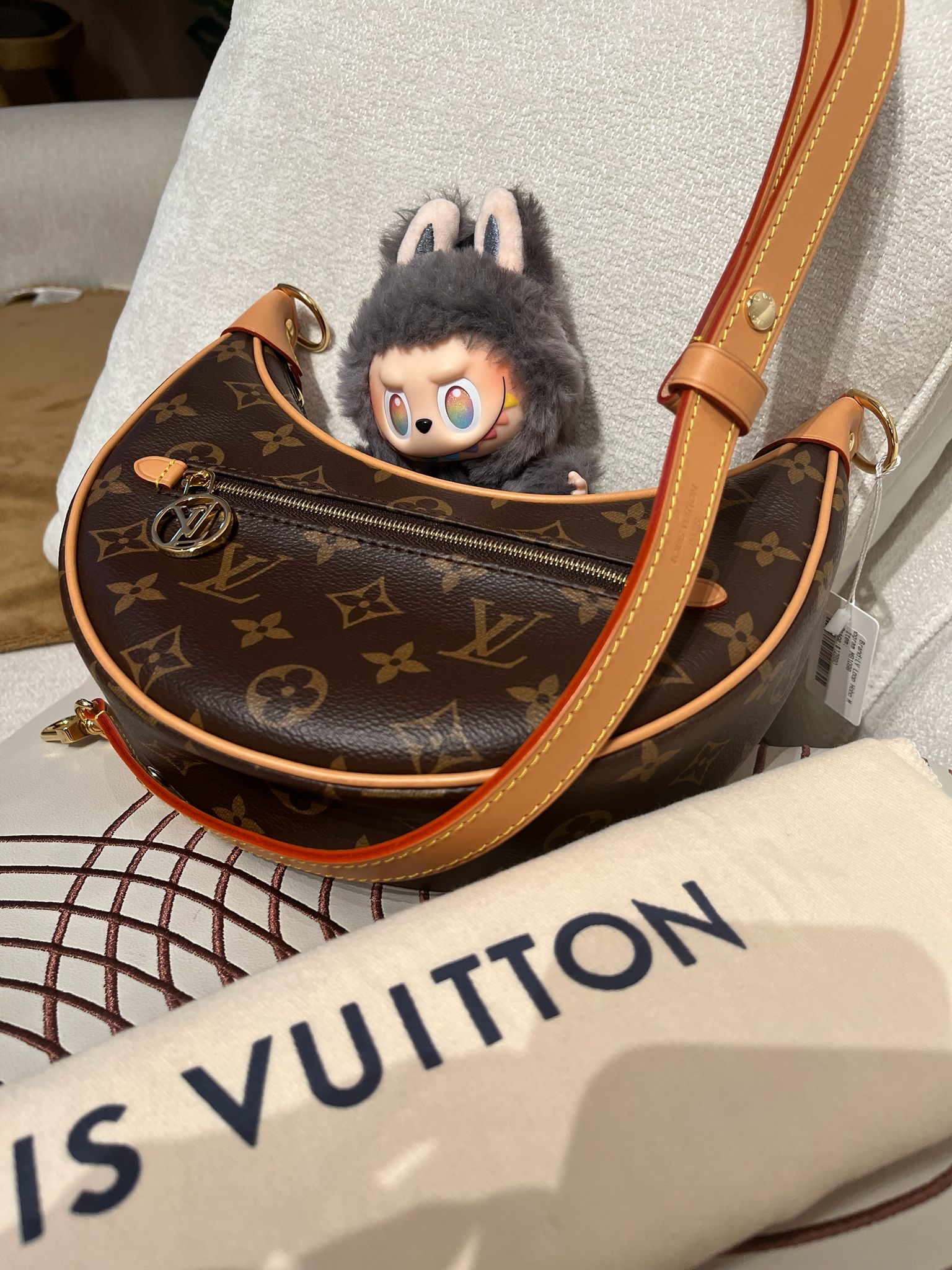 Lv loop hobo monogram M81098 ,100%Authentic, 98%new ✅Dust bag✅Box
