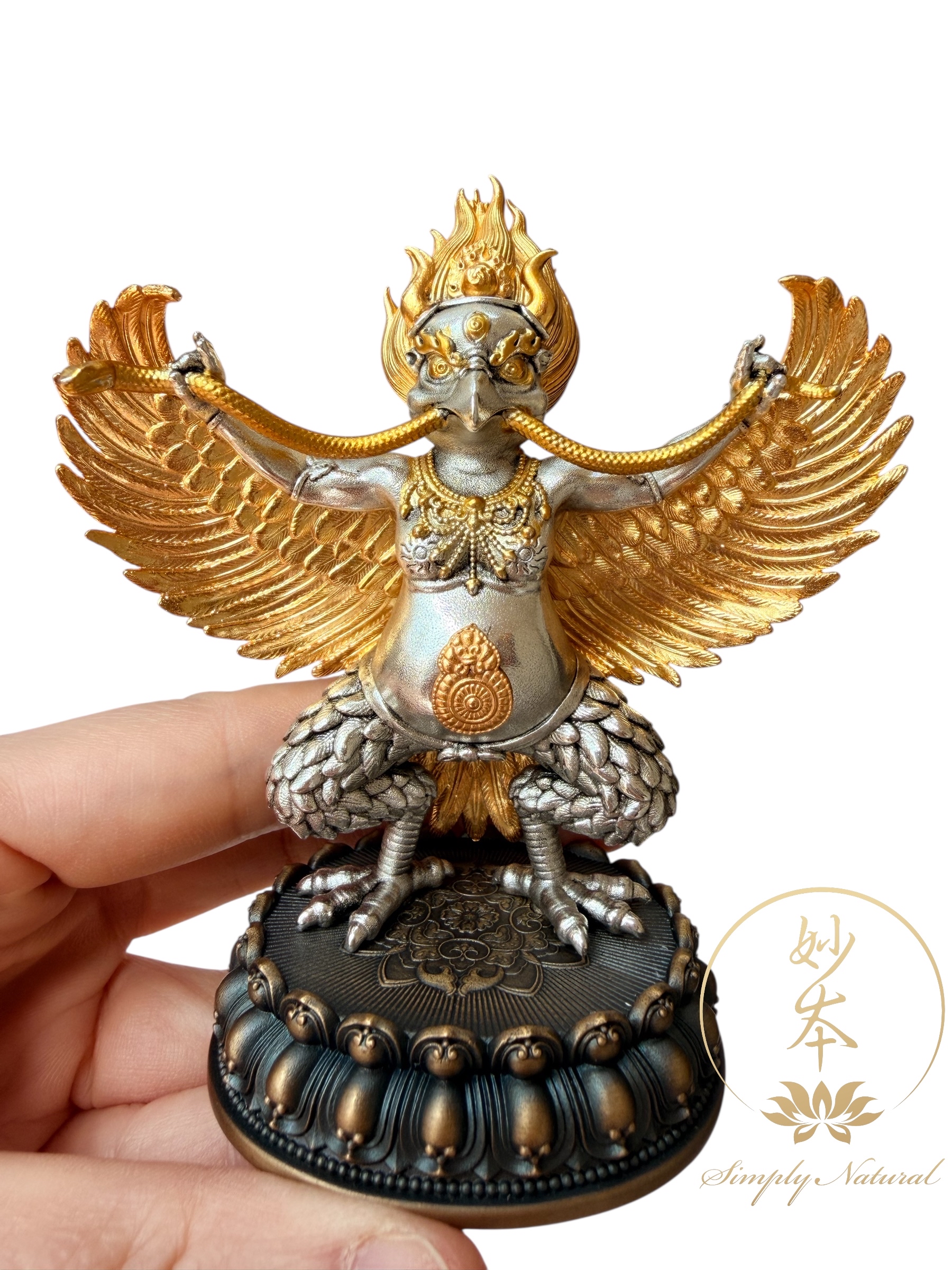 義賣品：大鵬鳥（金銀）9cm 高，已入藏