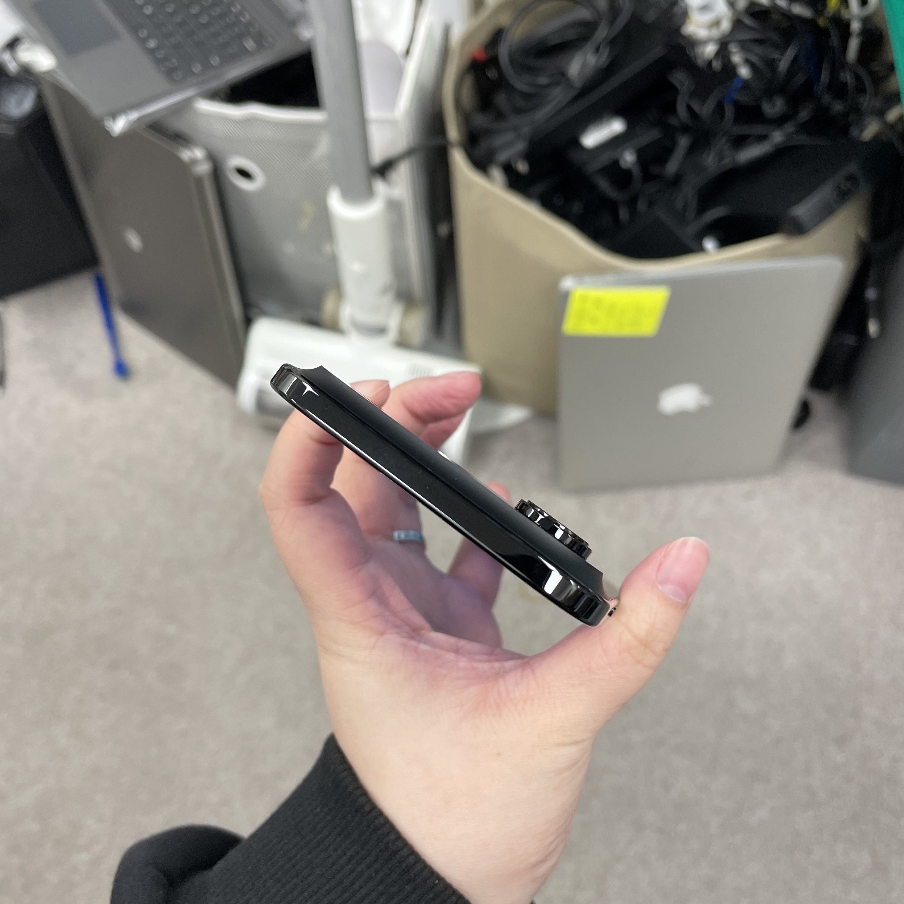 *6004 17 Air 完美機 256GB 電100 黑色 black