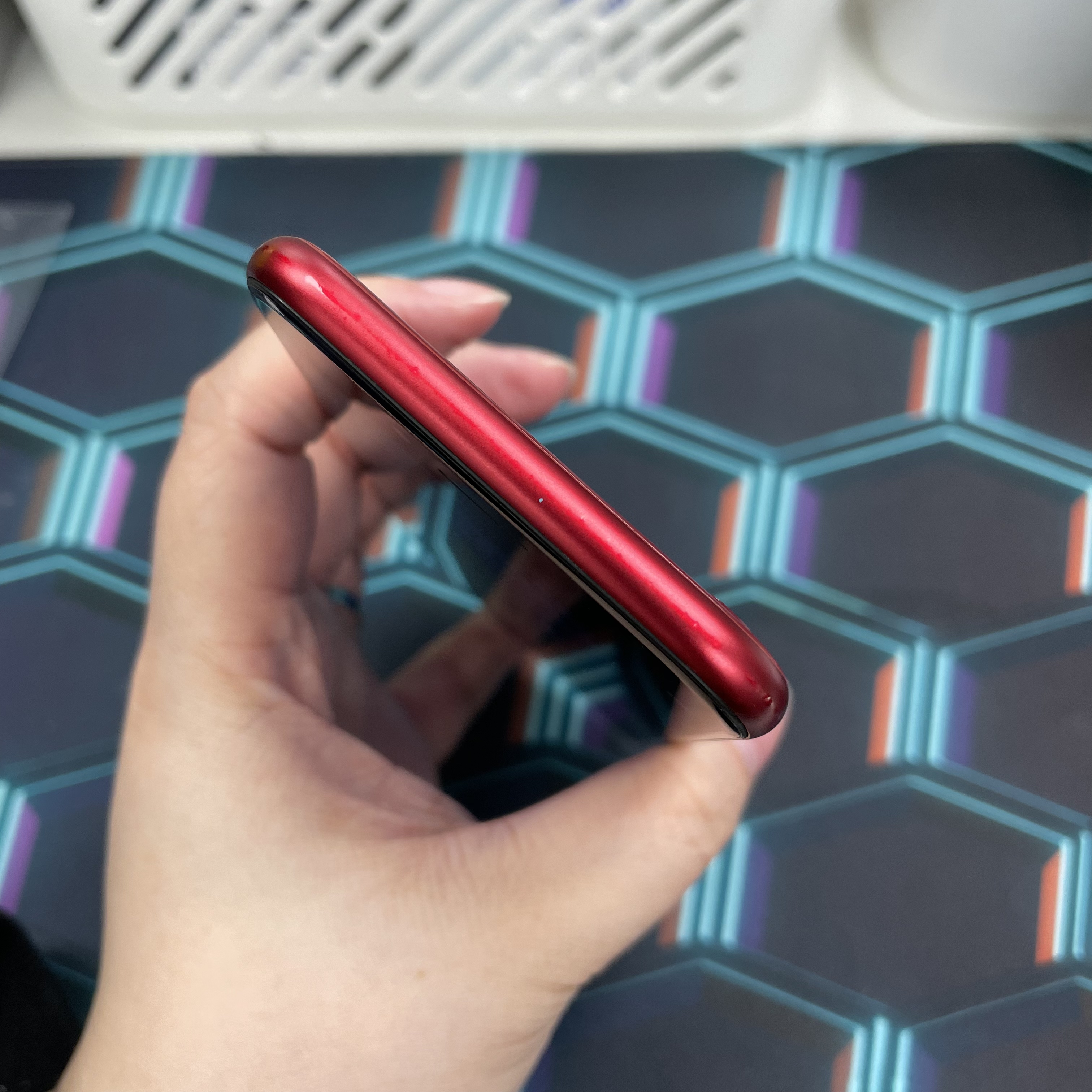 *6074 SE 3 勁靚機 64GB 電78 紅色 red