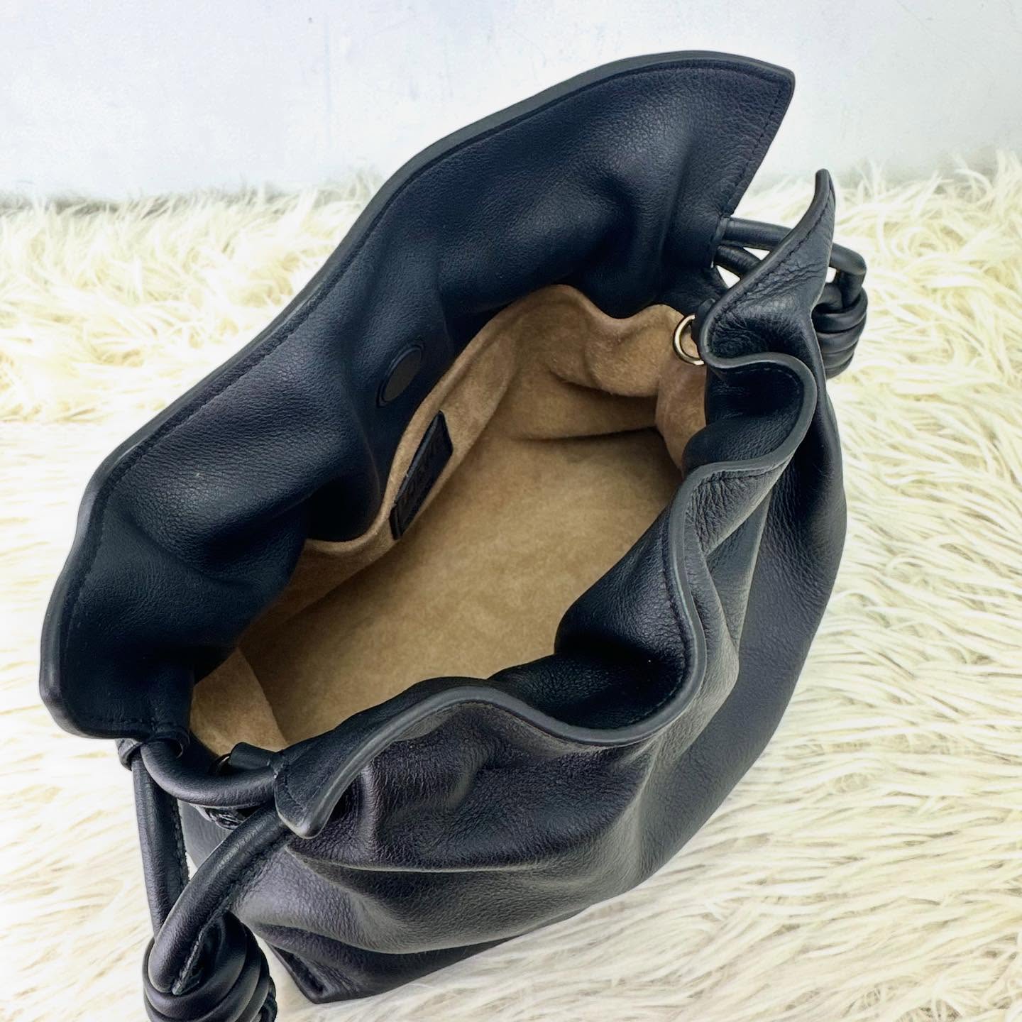 LOEWE 🤍PRE OWNED Mini Flamenco Clutch 黑金福袋包 全套有單🖤