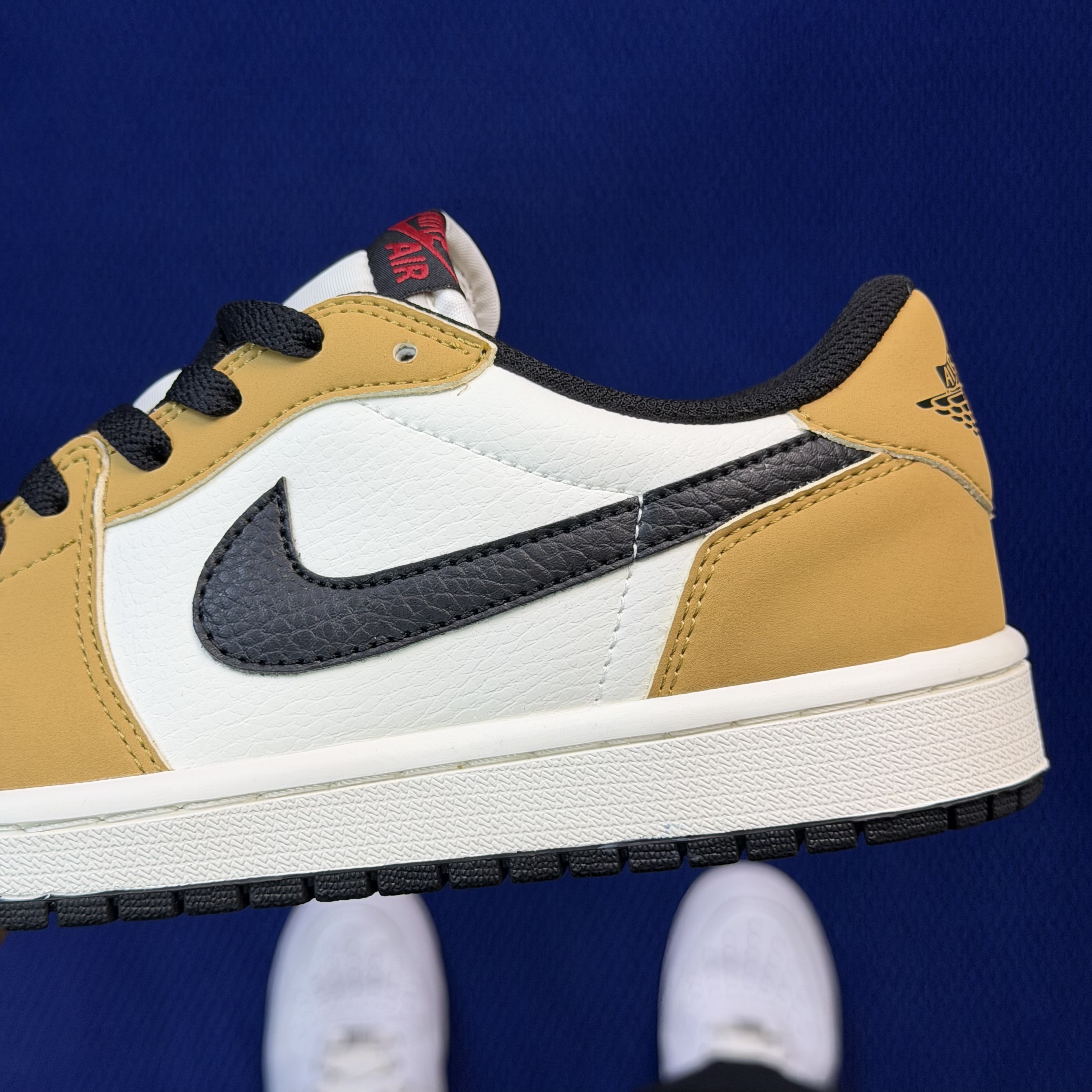 Nike Air Jordan1 Low CZ0790-107