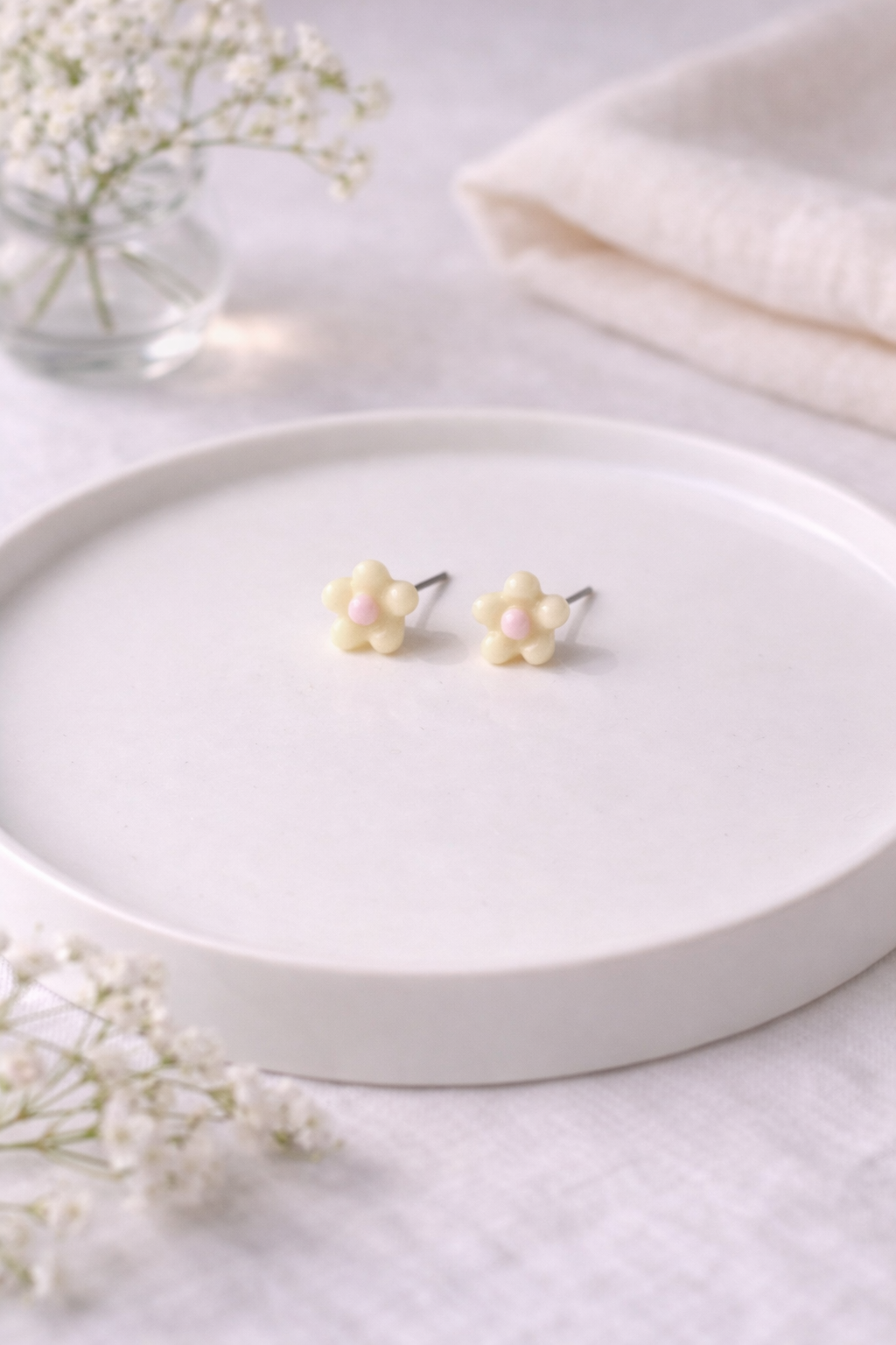 Ocr Gummy Flower Stud Earrings