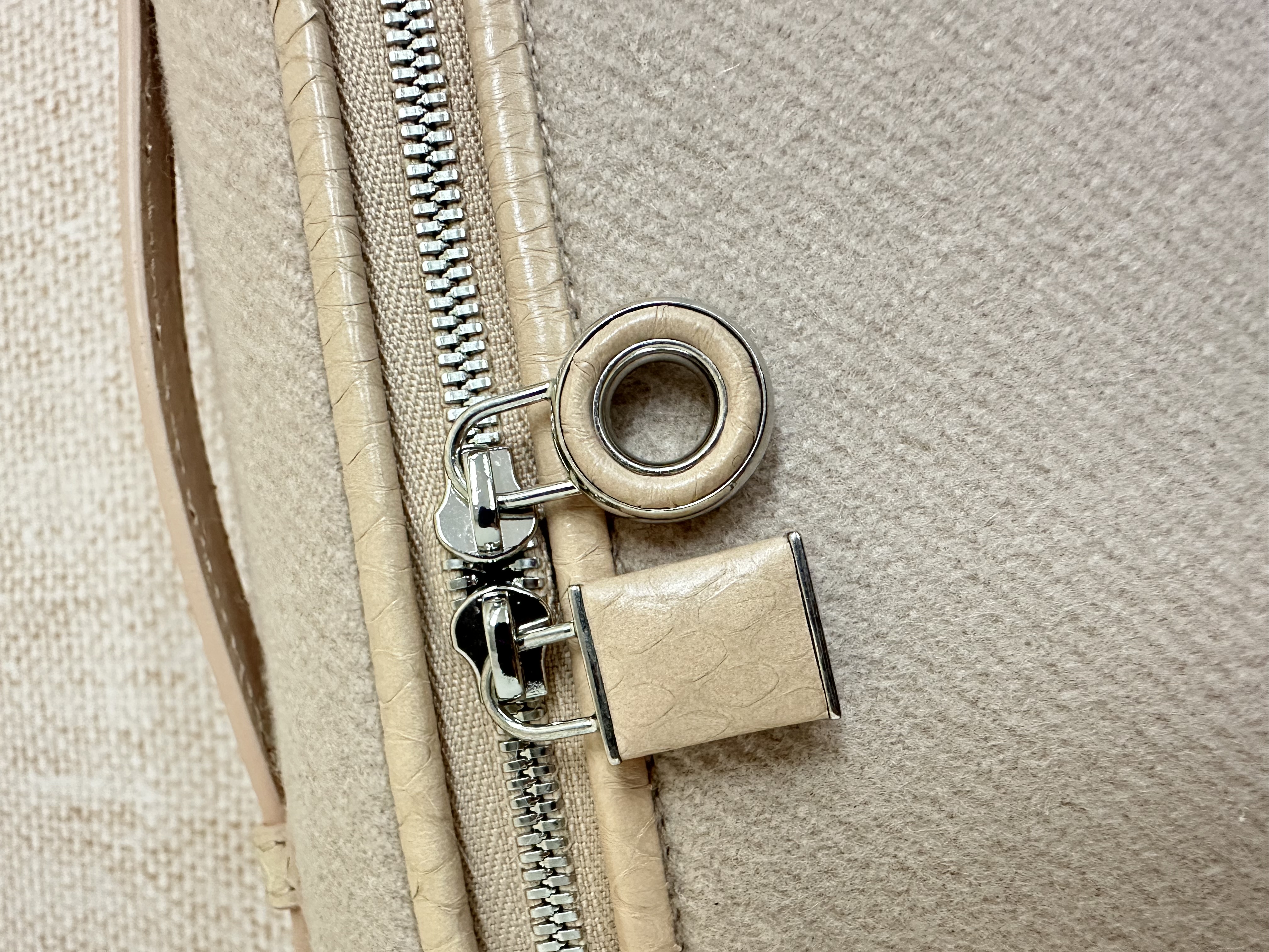 Pre-owned Loro Piana Extra Pocket L19 pouch / Product Code: 26041602