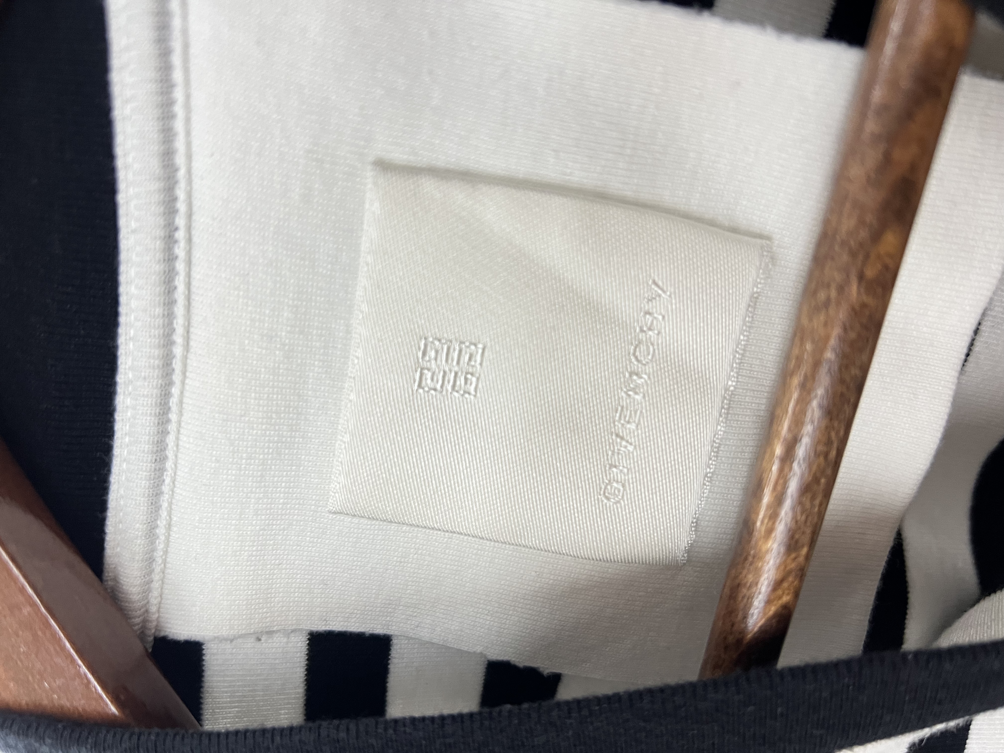 Pre-Owned Givenchy T-shirt / Product Code: 26040711