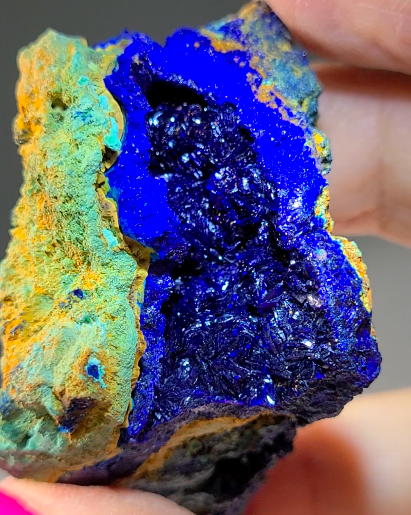 Royal blue azurite malachite chrysocolla specimen - AZ6